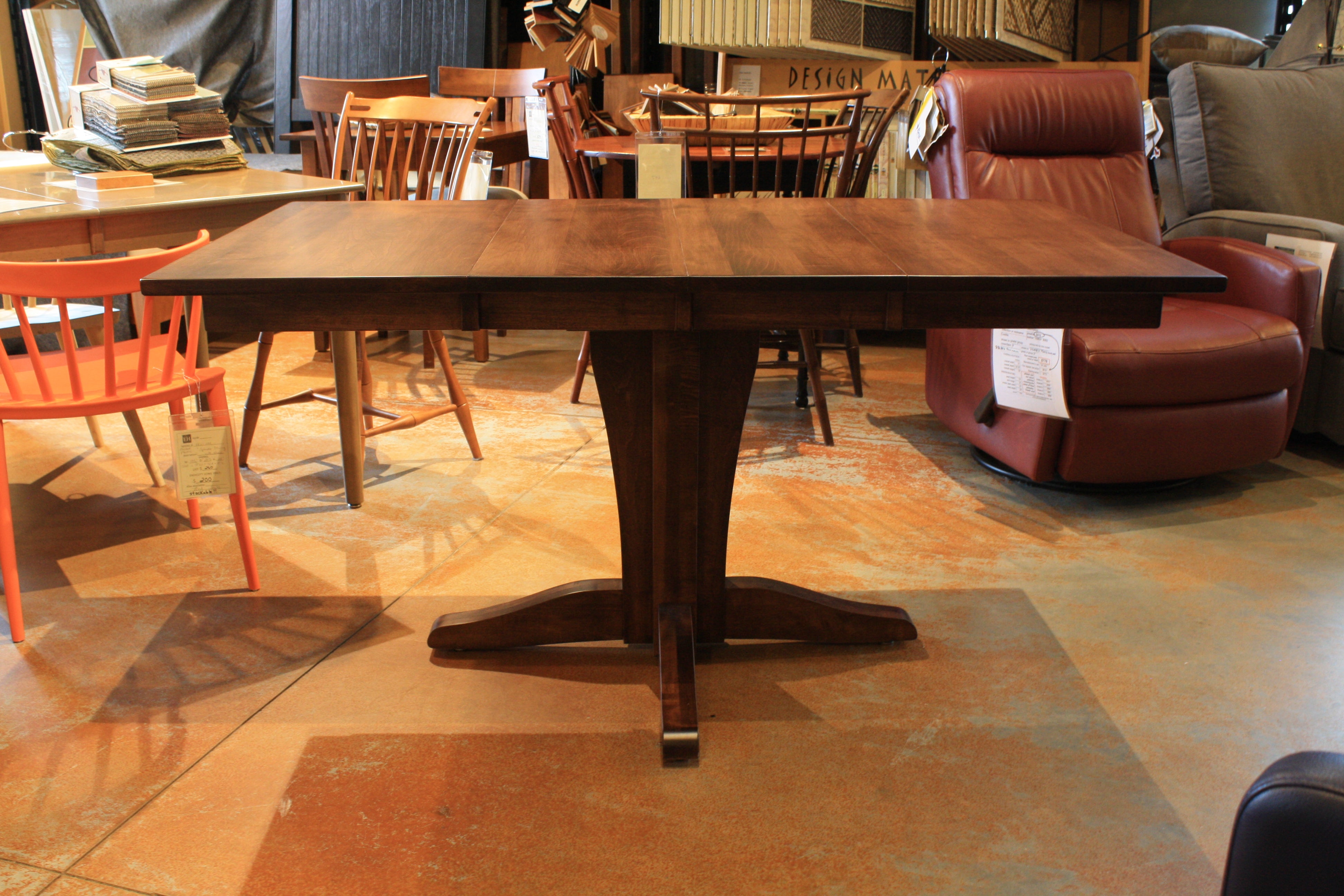 Vintage Single Pedestal Compact Extension Dining Table - Space-Saving Expandable Table for Small Dining Rooms, Kitchens & Apartments