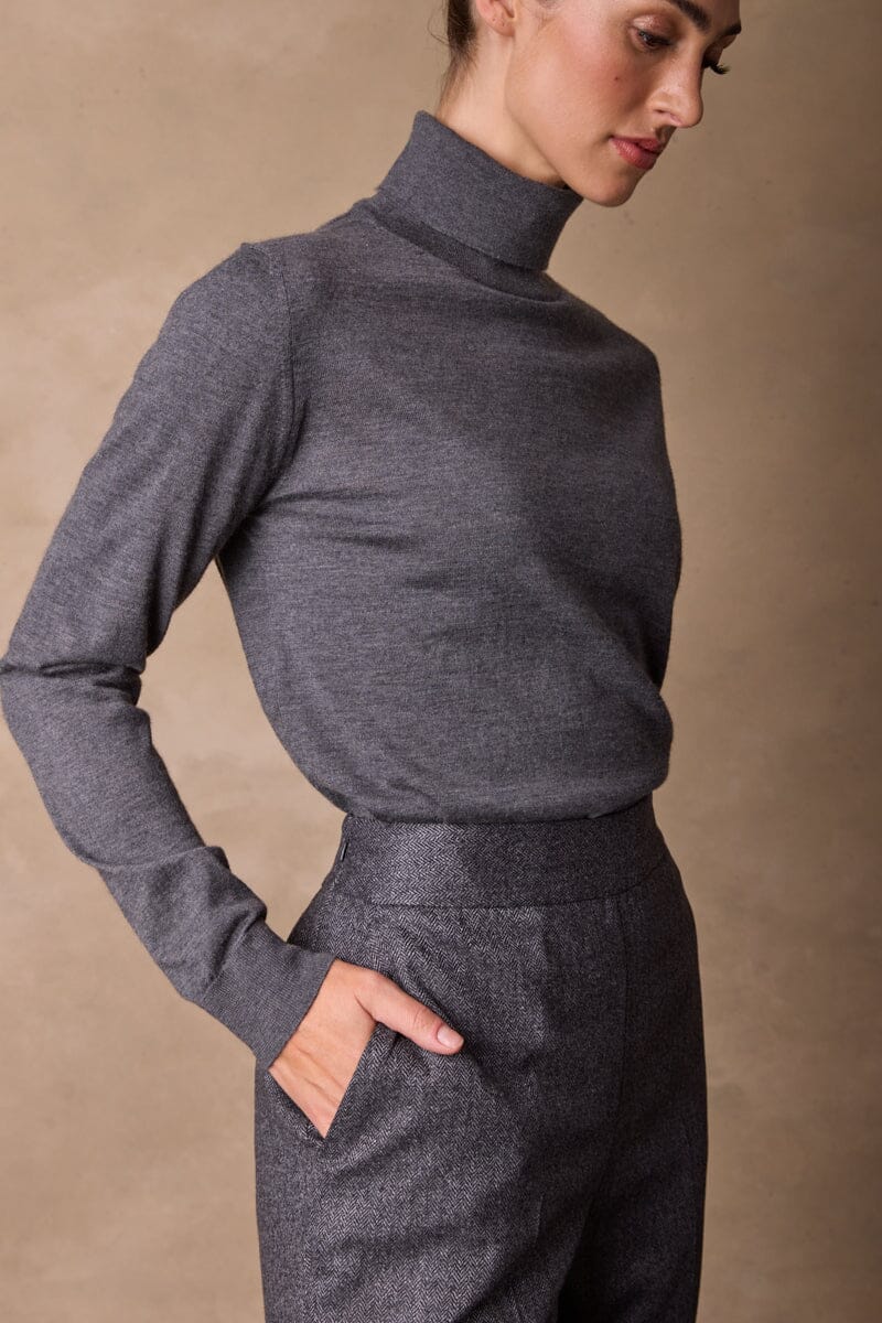 Luxury Cashmere Roll Neck Sweater for Women - Mid Grey | Soft & Warm Winter Knitwear | Perfect for Office, Travel & Casual Outfits