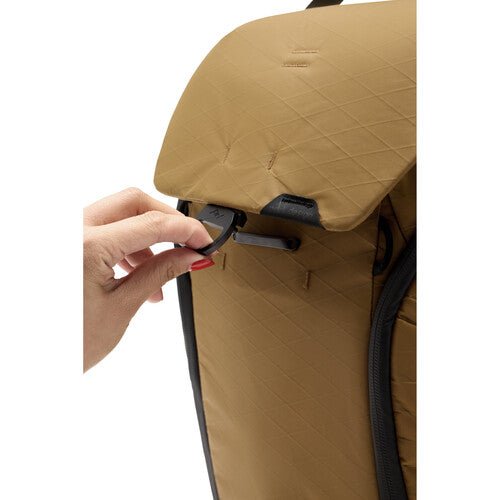 Peak Design Everyday Backpack 20L V2 - Durable Camera Backpack for Photographers & Travel, Water-Resistant Coyote Brown, Perfect for Hiking, Commuting & Urban Exploration