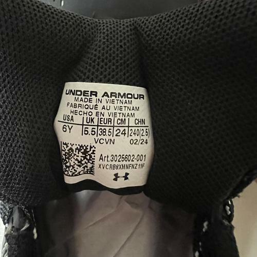 Under Armour Boys' Yard Turf Jr. Football Cleats (001) Black/Black/White - Size US 6Y - Lightweight & Durable for Youth Football, Soccer & Outdoor Sports
