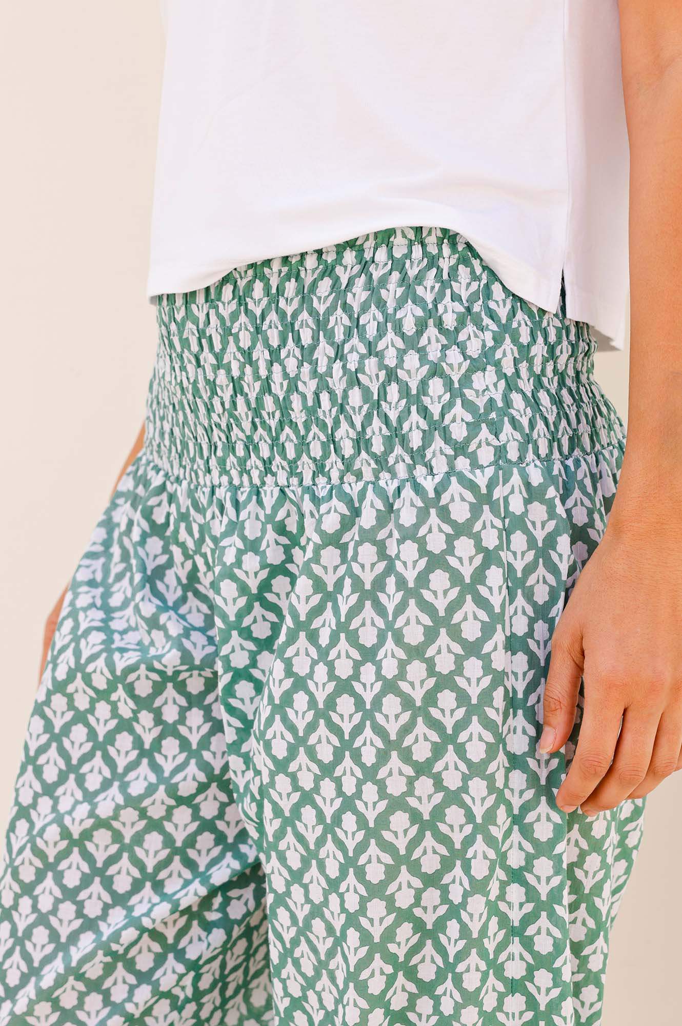 Organic Cotton Harem Pants with Floral Print - Sage Green & White - Comfortable Loungewear for Yoga, Travel, and Relaxation