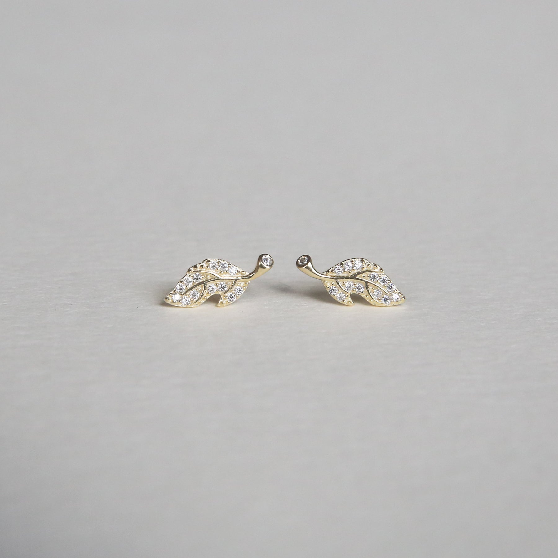 Sparkle Leaf Stud Earrings for Women - Dainty Gold Plated Floral Earrings for Everyday Wear, Gift Giving & Special Occasions