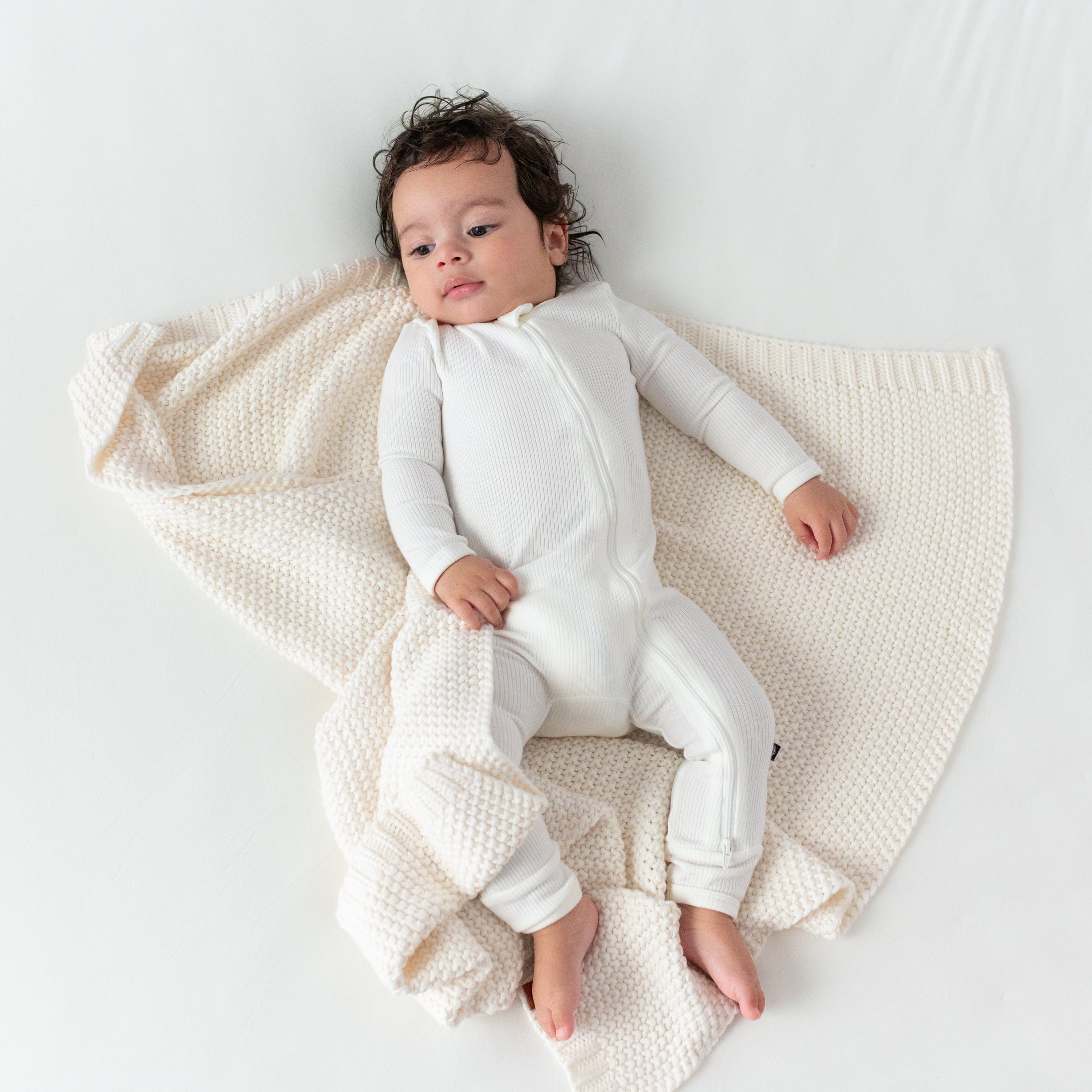 Soft Chunky Knit Baby Blanket - Cozy Cloud Pattern for Newborns & Toddlers - Perfect for Nursery, Stroller & Photo Shoots