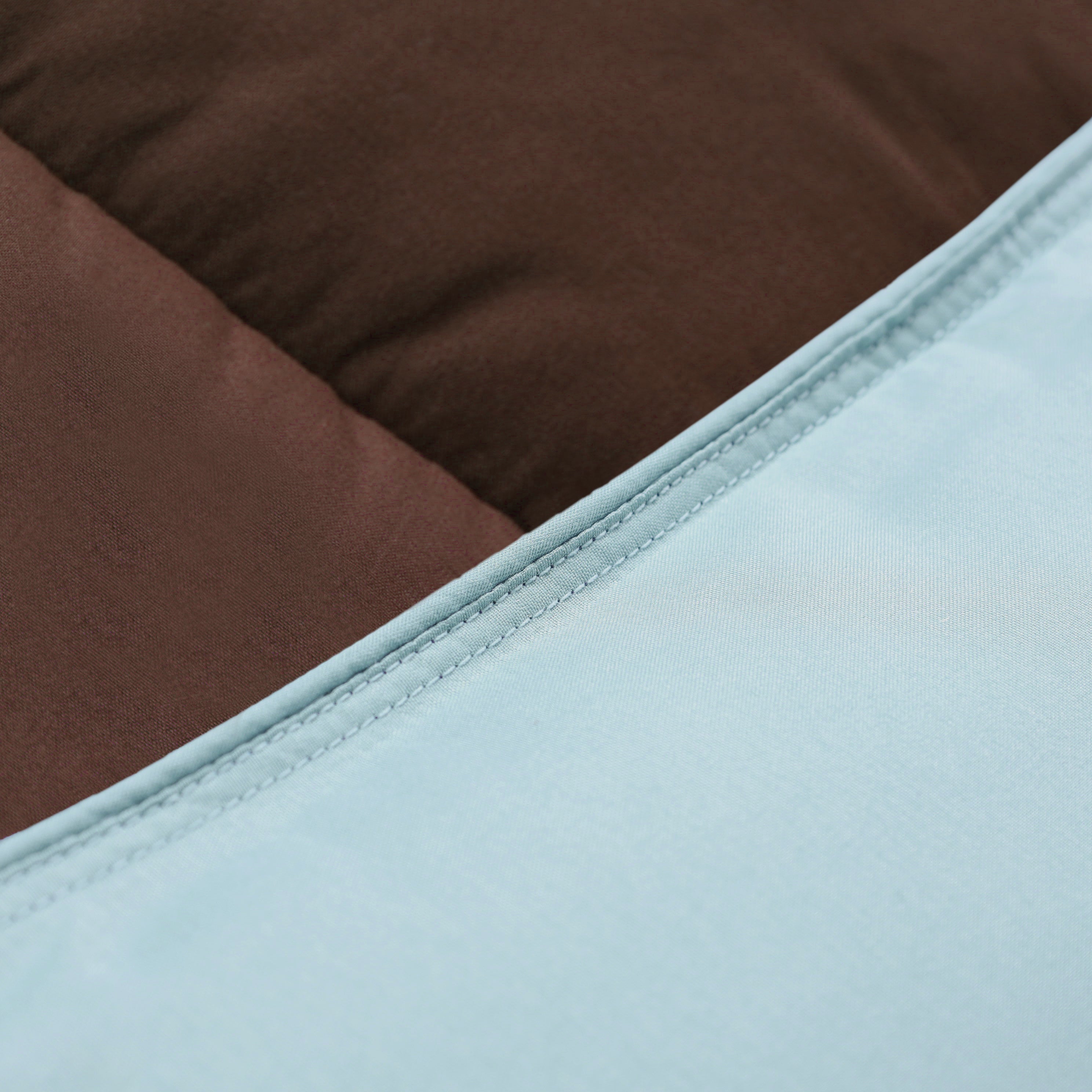 Luxury Brushed Microfiber Reversible Comforter Set - Ultra Soft Bedding for All Seasons - Perfect for Master Bedroom, Guest Room & Dormitory