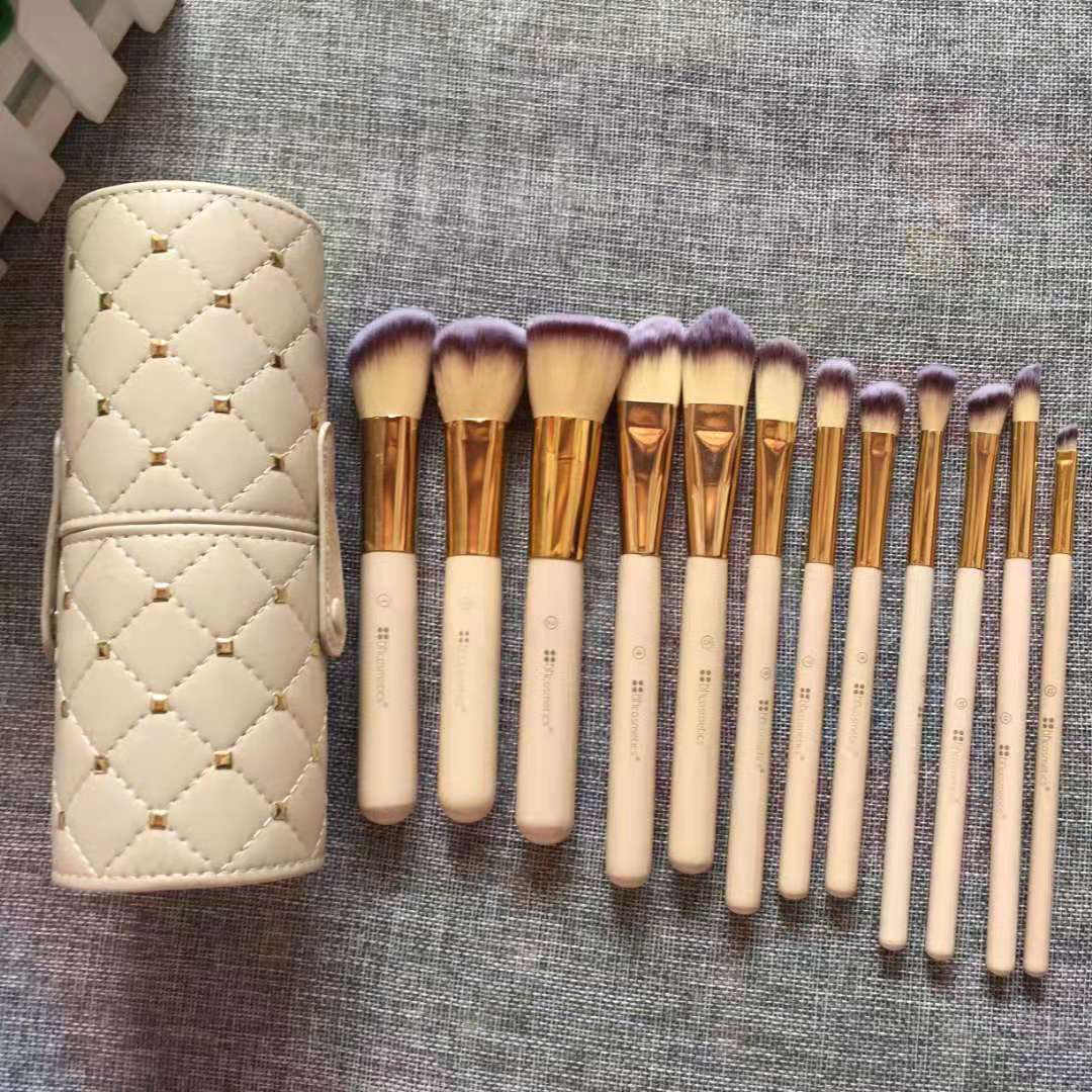 12-Piece Professional Makeup Brush Set for Foundation, Blending & Contouring - Perfect for Daily Makeup, Travel & Professional Use