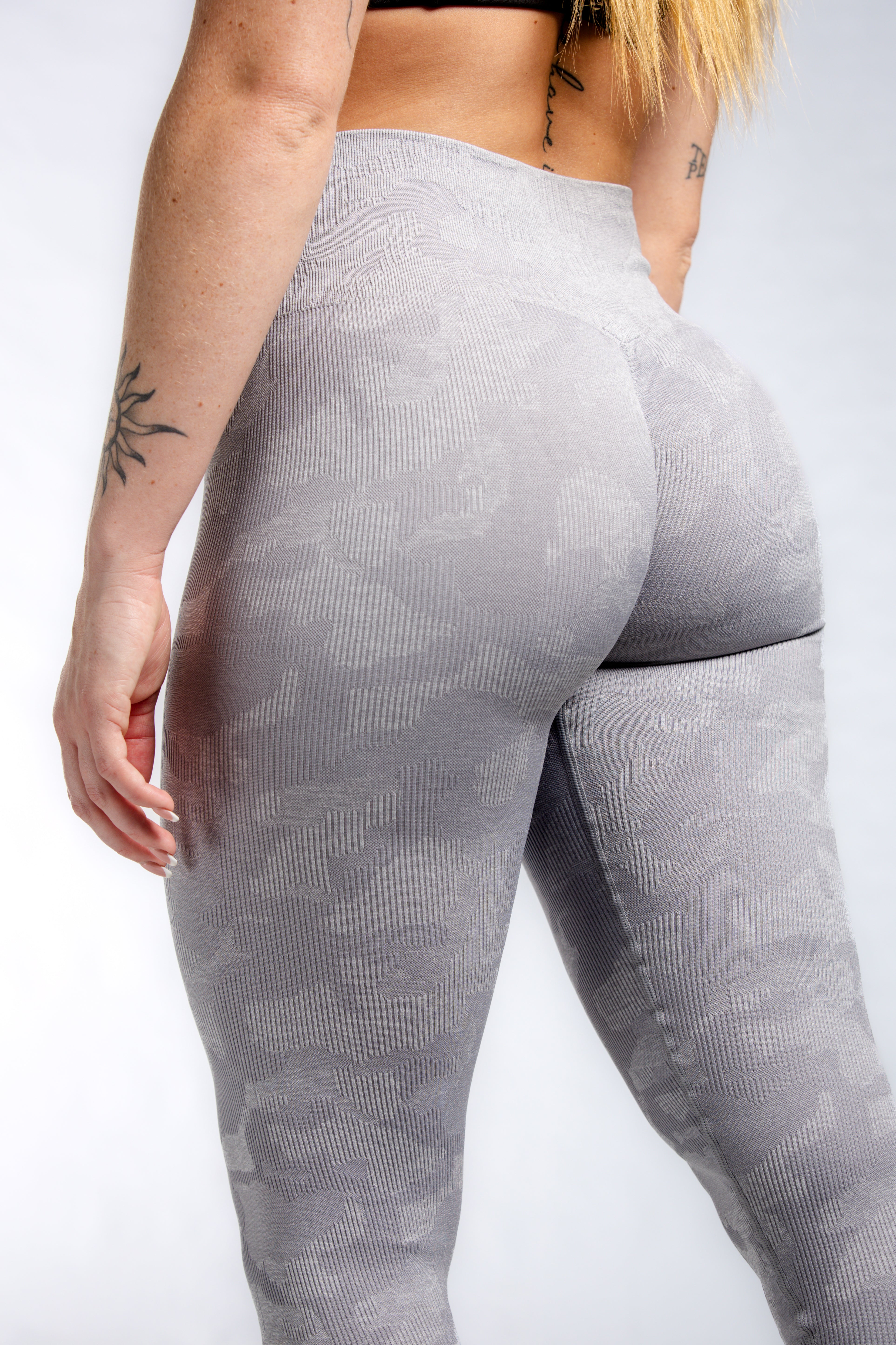 High Waist Seamless Leggings with Scrunch Butt - Grey Camo Print Yoga Pants for Women, Workout, Running & Lounge Wear