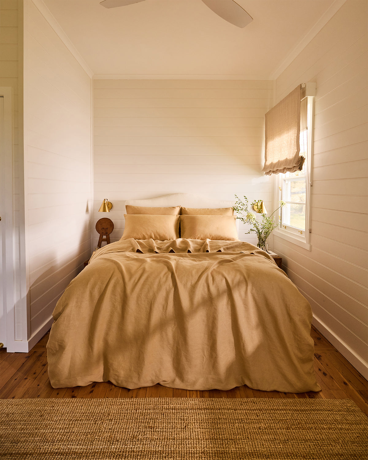 100% French Flax Linen Fitted Sheet - Caramel Color - Breathable & Soft Bedding for All Seasons - Perfect for Master Bedrooms, Guest Rooms & Vacation Homes