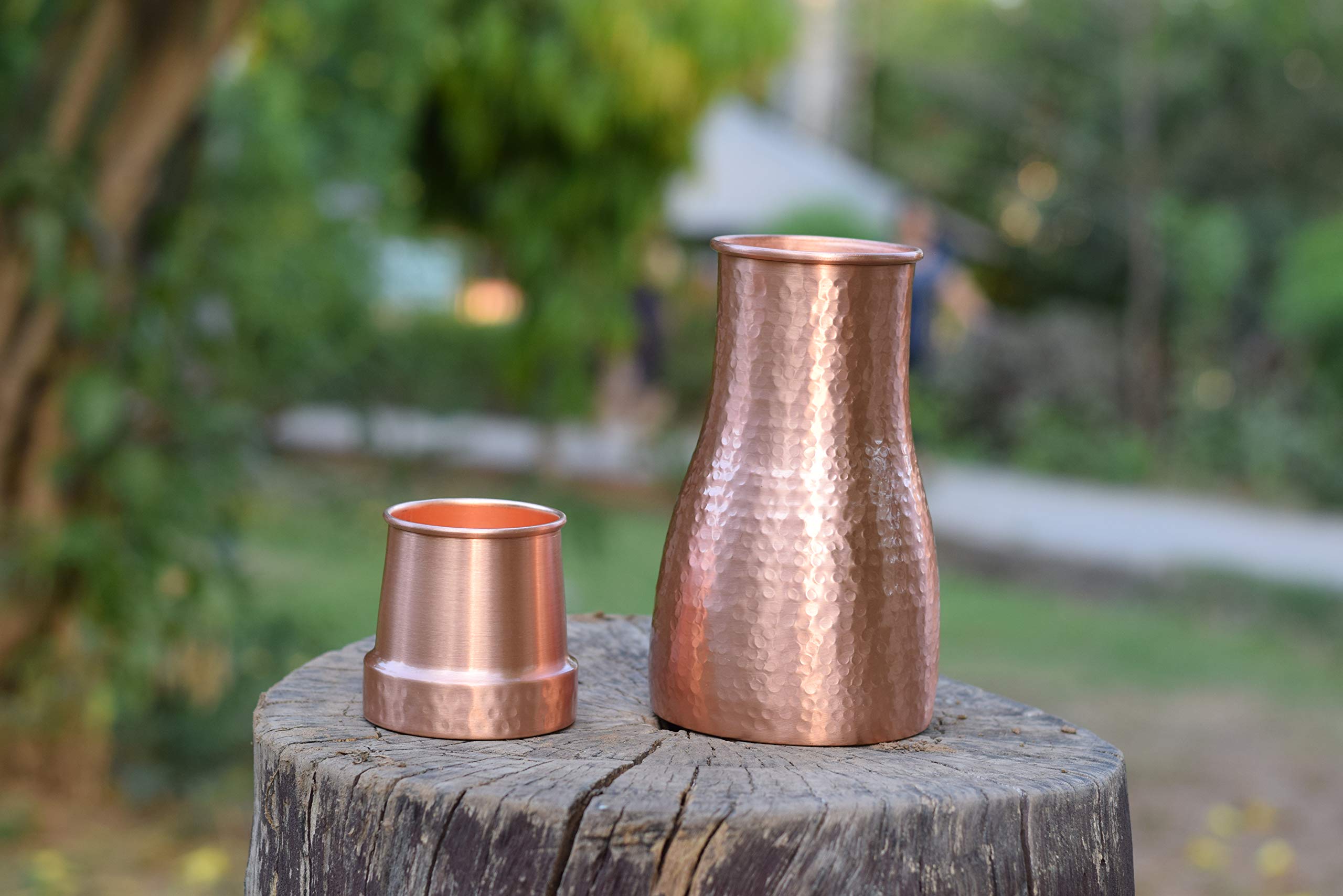 DeKulture Hammered Pure Copper Water Carafe Pitcher with Lid - 1 Liter (34 oz) Ayurvedic & Yoga Benefits, 4 x 8 Inches - Perfect for Infused Water, Lemon Water & Daily Hydration