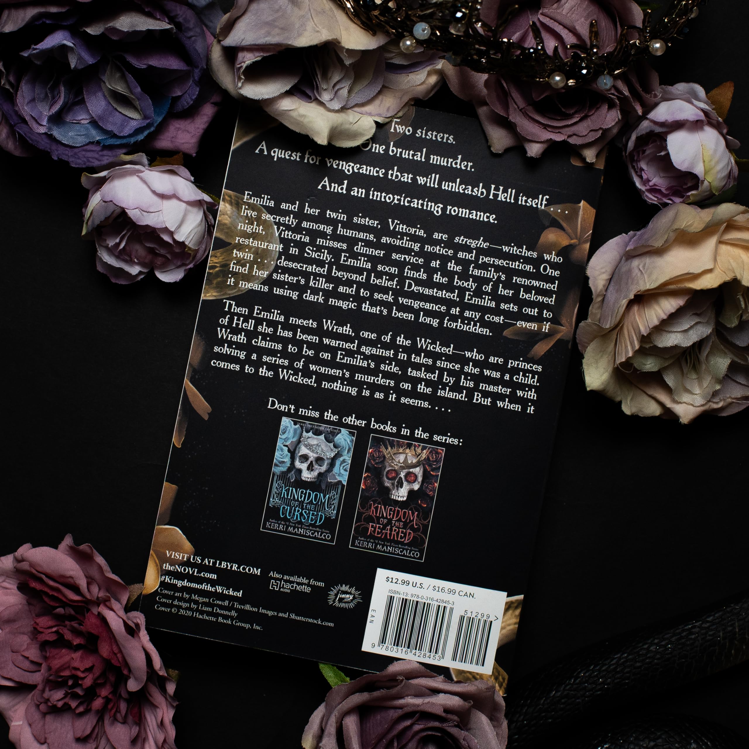 Kingdom of the Wicked (Book 1) - Dark Fantasy Novel by Kerri Maniscalco | Perfect for YA Readers & Fantasy Book Lovers - Great for Book Clubs, Gifts & Spooky Season Reading
