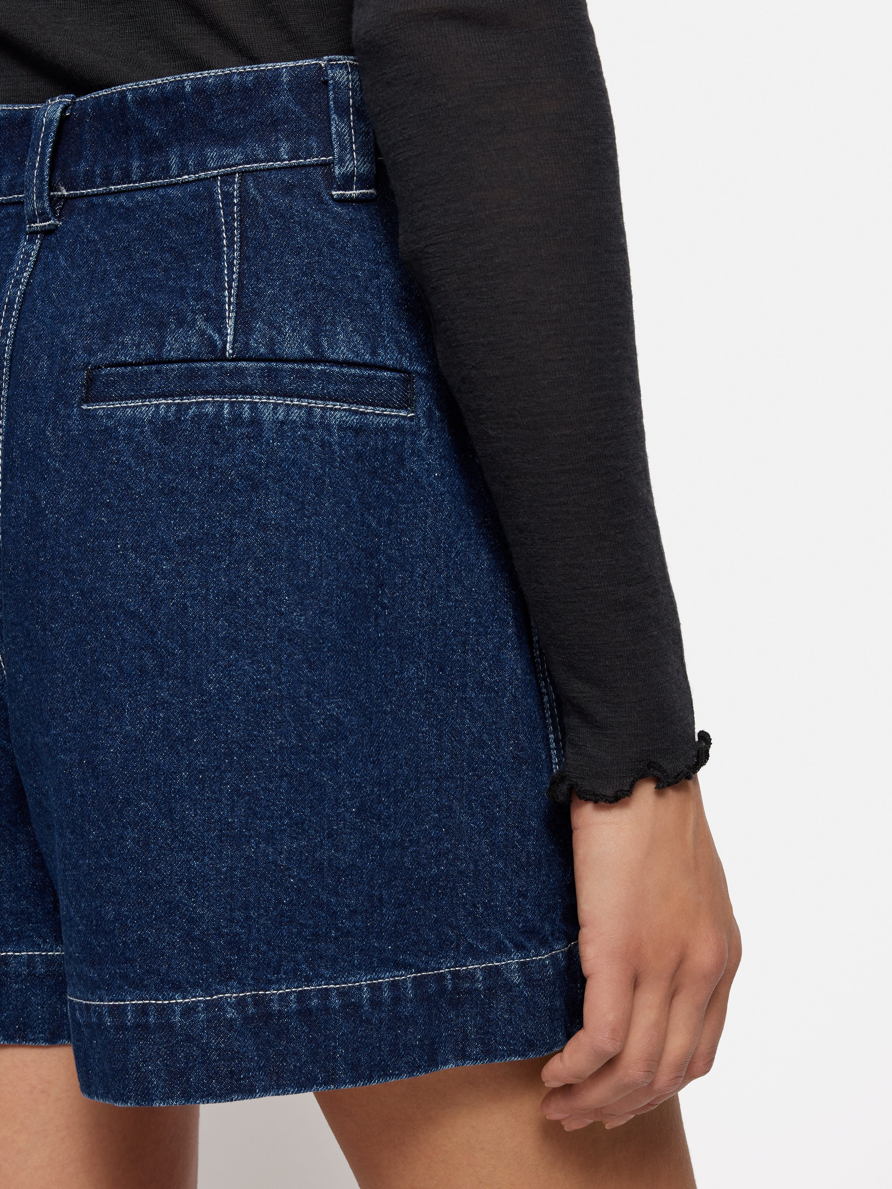 Stylish Denim Contrast Stitch Shorts in Indigo - Perfect for Casual Outfits & Summer Fashion
