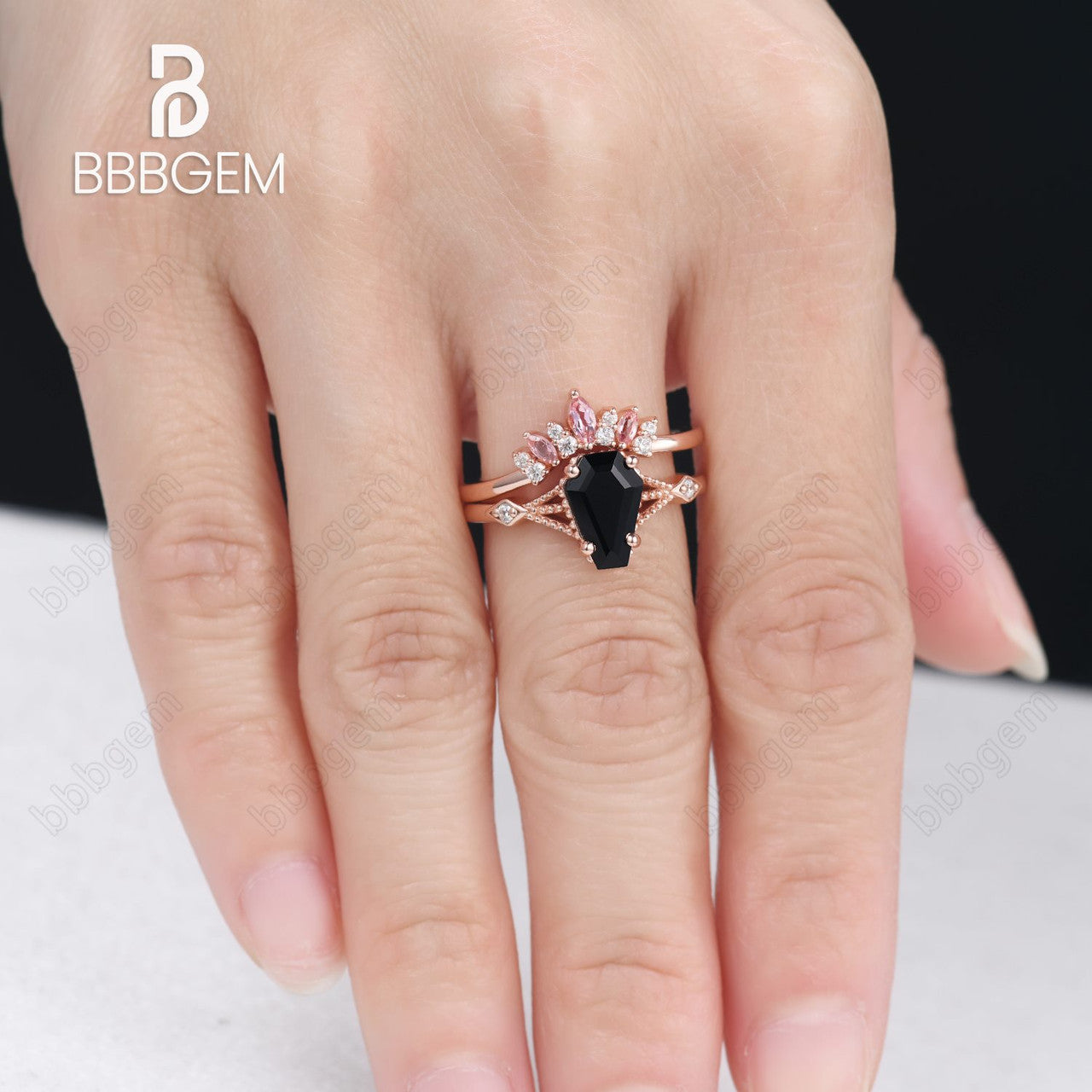 14K/18K Oval Lab Alexandrite Engagement Ring with Infinity Diamond Halo & Criss Cross Design - Perfect for Proposals, Anniversaries & Special Occasions