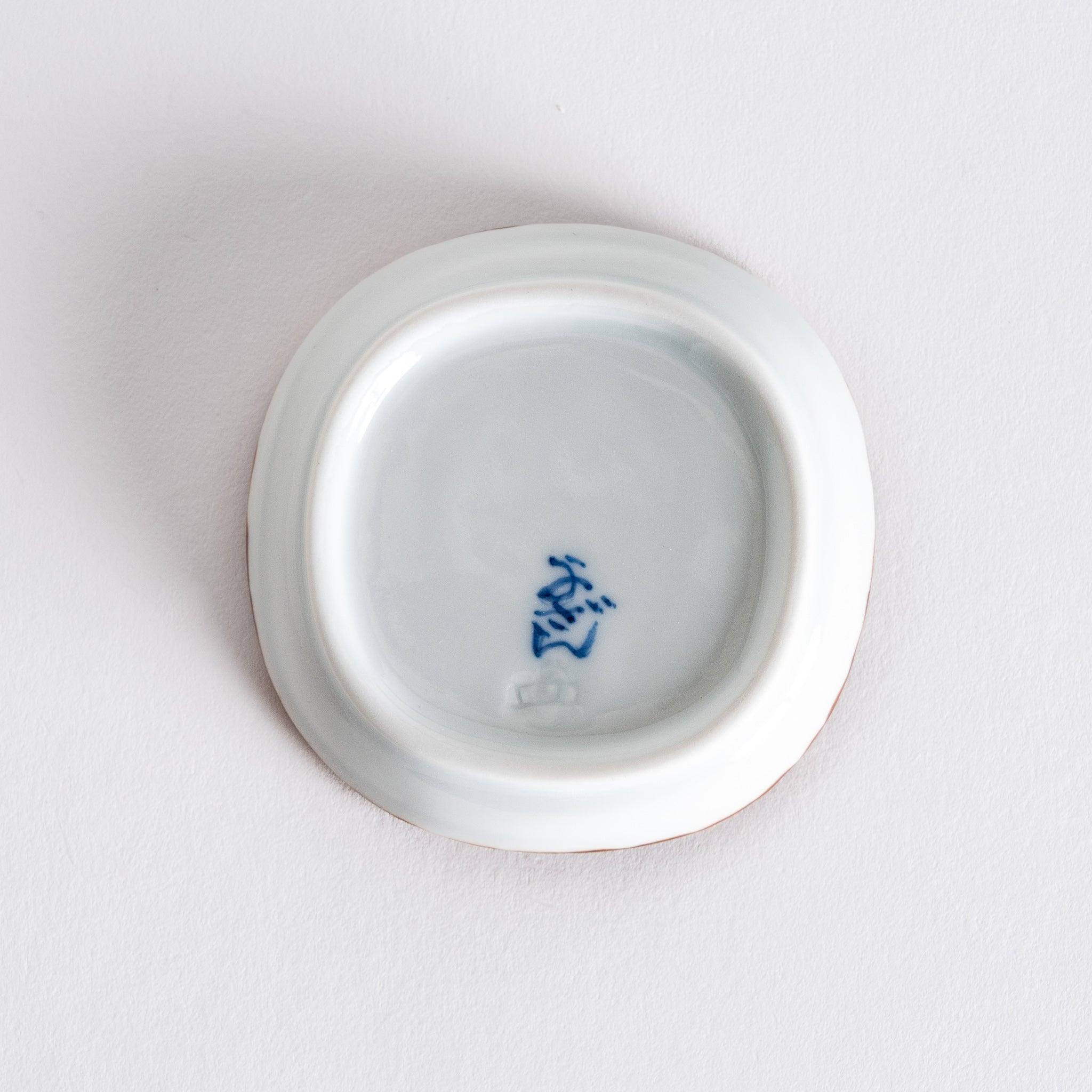 Rustic Scallop Edged Rounded Chopstick Rest - Handcrafted Ceramic Tableware for Sushi, Asian Dining & Home Decor - Perfect for Japanese Cuisine, Dinner Parties & Gift Giving