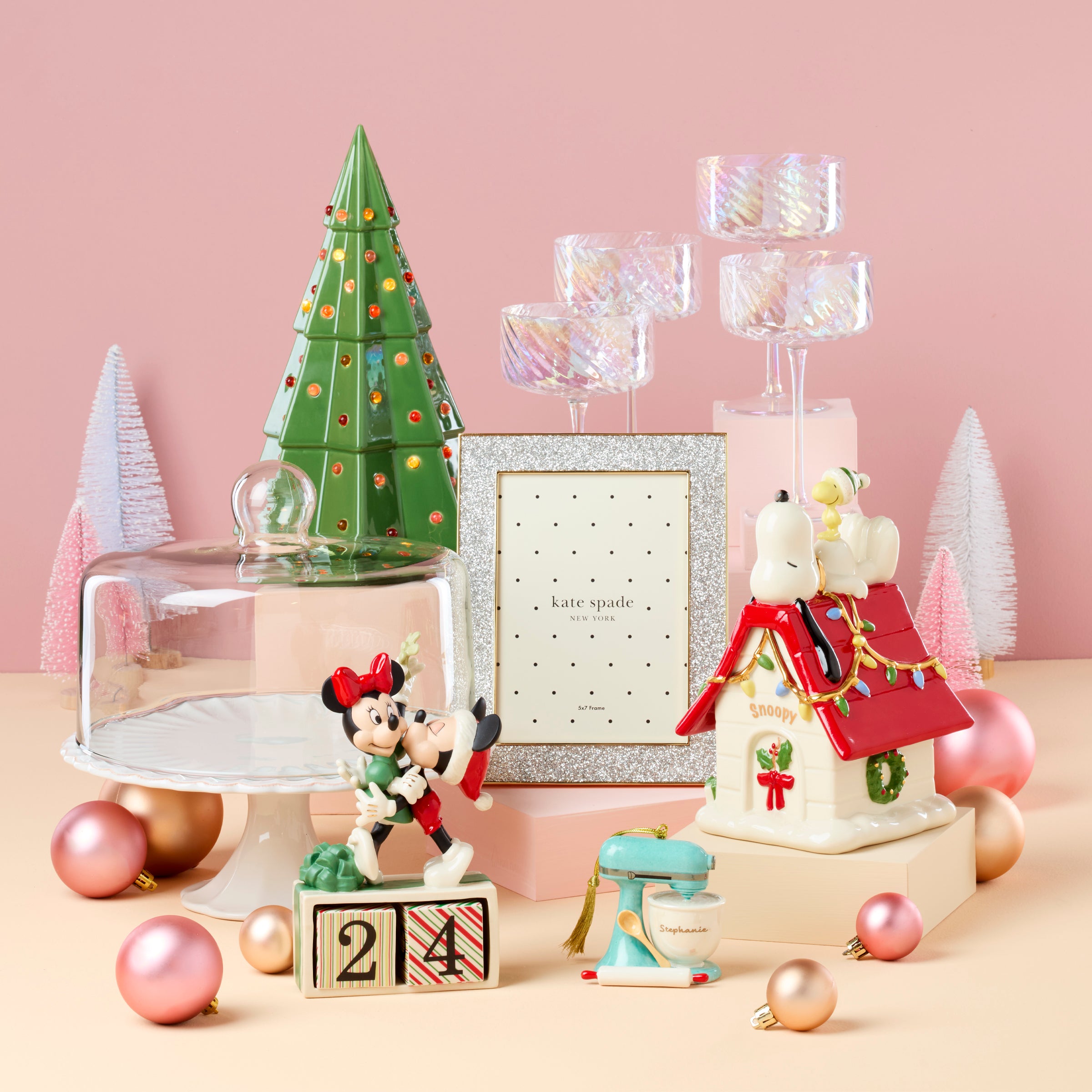 Disney Mickey & Minnie Mouse Christmas Countdown Figurine - Holiday Decor, Gift for Disney Fans, Advent Calendar for Home & Office Decoration