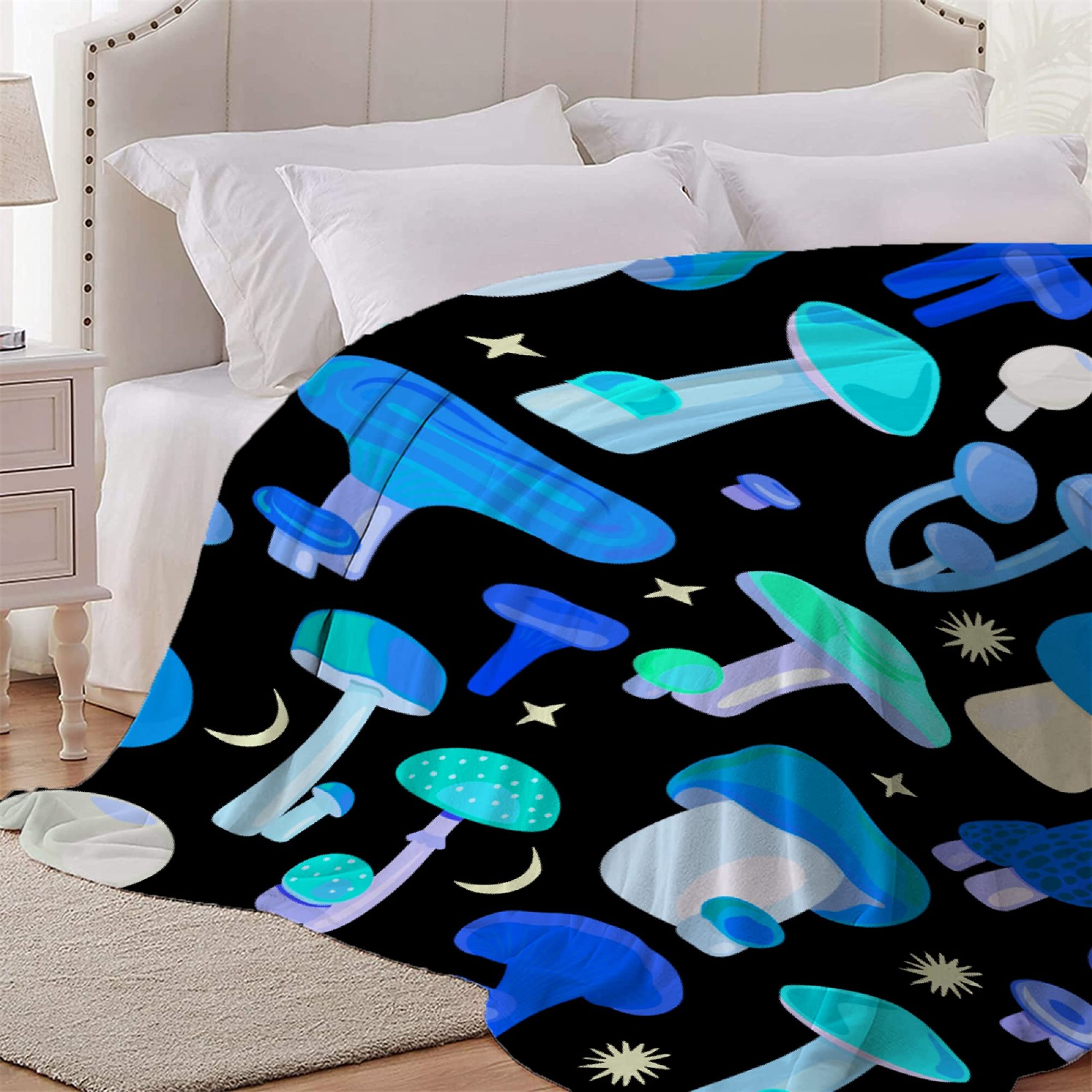Psychedelic Mushroom Print Flannel Fleece Throw Blanket - Ultra Soft Lightweight Cozy Blanket for Couch, Sofa & Bed | All-Season XL 90x120 Inch Plush Blanket Gift for Adults & Family | Perfect for Camping, Movie Nights & Home Decor