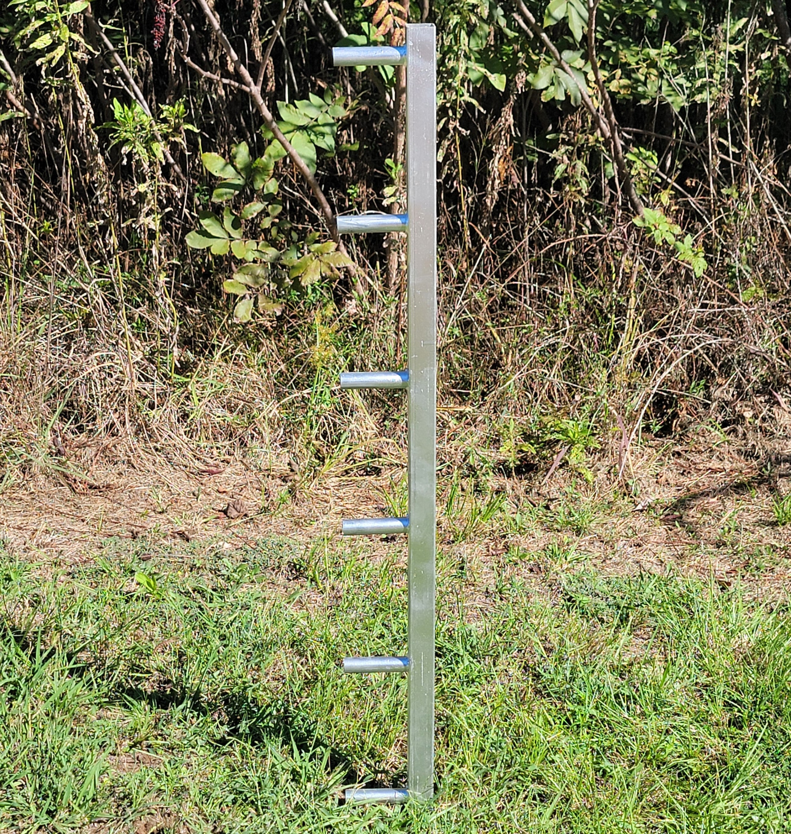 Galvanized End Fixture for 6 Rail Continuous Fencing Panels - Heavy Duty Metal Fence Connector for Farm, Garden & Ranch Security