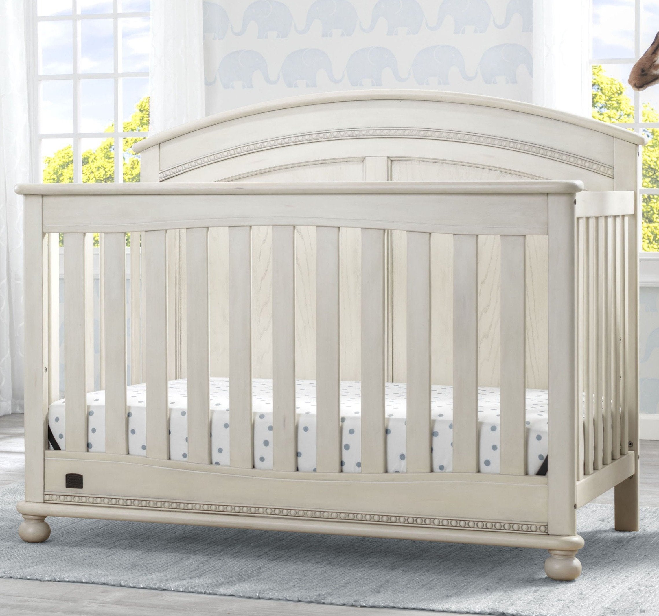 Antique White (122)