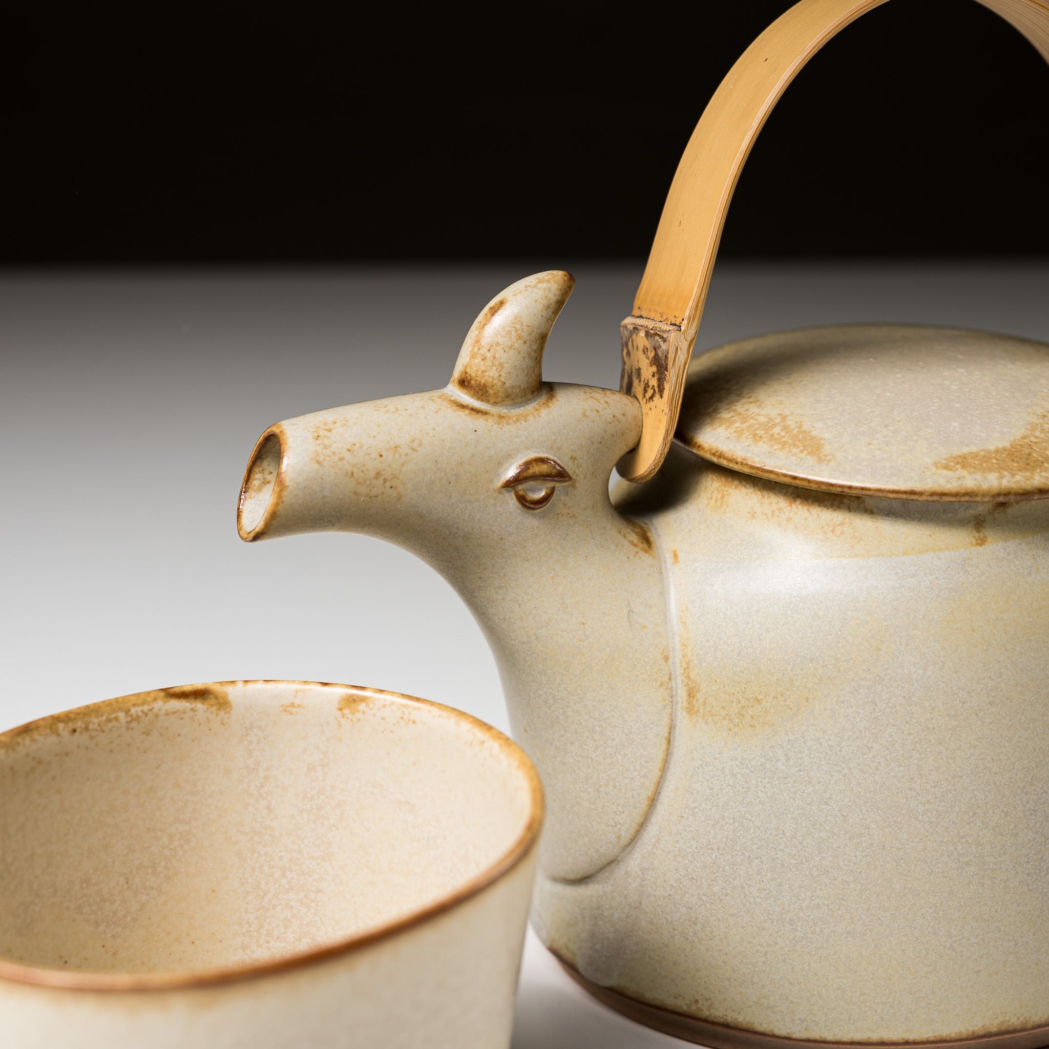 Premium Yagi Goat Teapot Set with 2 Cups - Japanese Style Ceramic Tea Pot for Home & Office Use - Perfect Gift for Tea Lovers & Unique Home Decor