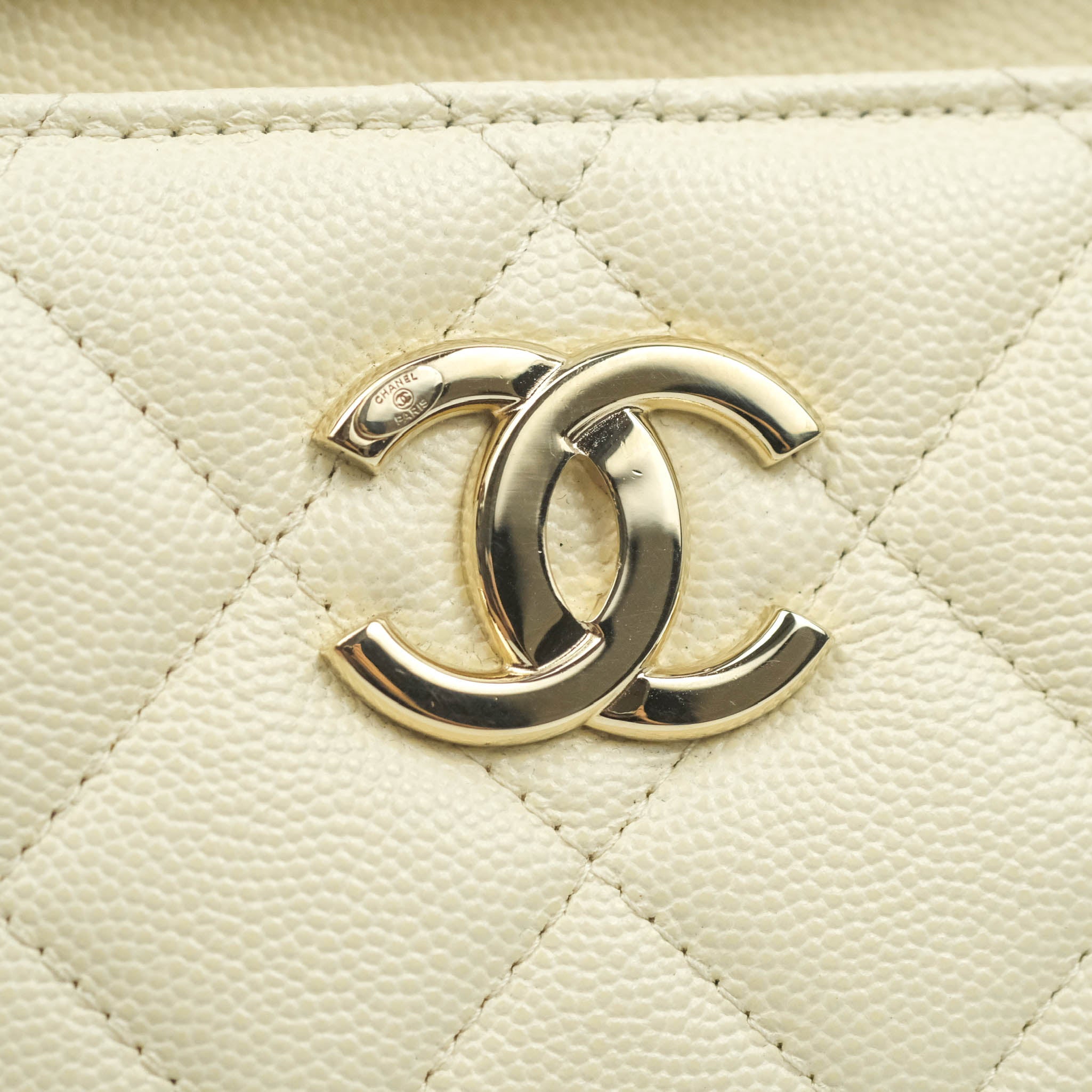 Chanel Camera Bag with Detachable Pouch - Ivory Caviar Leather & Gold Hardware | Luxury Crossbody Bag for Women | Perfect for Everyday Use, Date Night & Travel