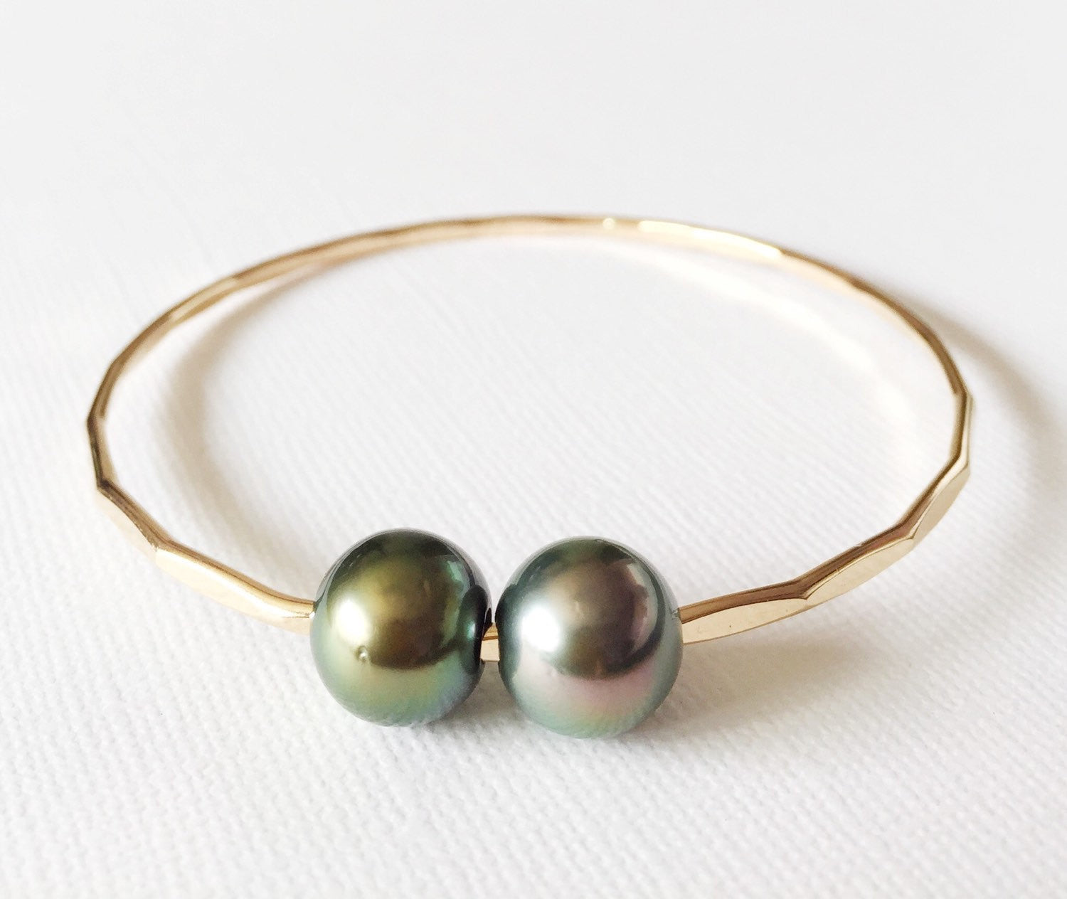 Bangle Ani (B232) - Stylish Women's Fashion Bracelet for Casual Wear, Parties & Special Occasions | Trendy Jewelry Accessory