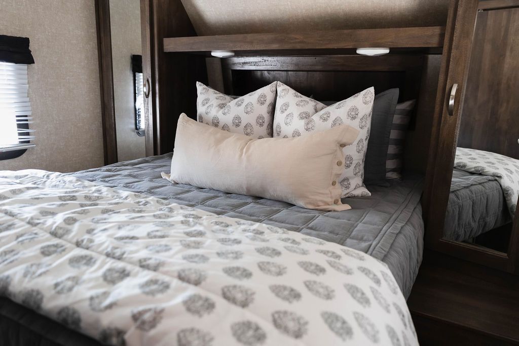 Parker Luxe Beddy's - Premium Comfort Bedding Set for a Cozy Sleep | Perfect for Master Bedrooms, Guest Rooms & Luxury Hotels