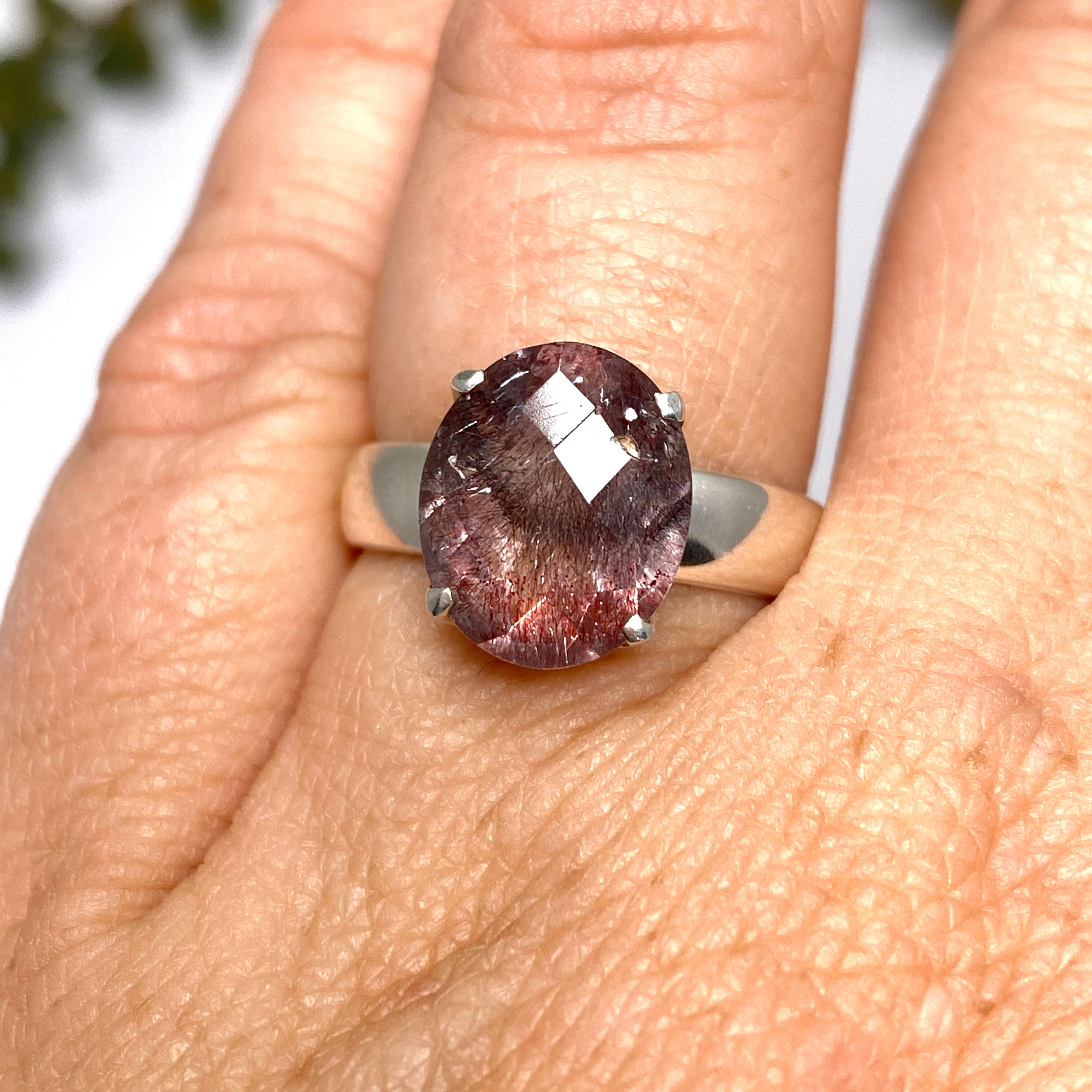 Lepidicrocite in Quartz (Inclusion Quartz) Oval Checkerboard Faceted Ring Size 7 - Elegant Crystal Jewelry for Women, Perfect for Weddings, Parties & Special Occasions