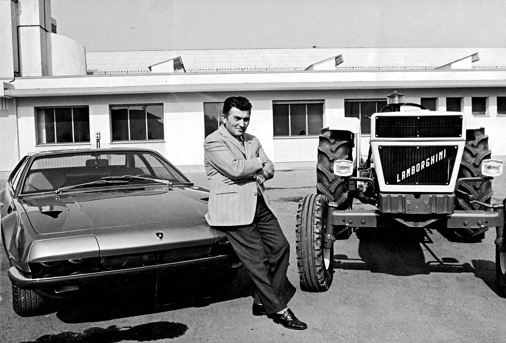Lamborghini: The Official Book - Luxury Supercar History, Design & Models | Perfect for Car Enthusiasts, Coffee Table Display & Gift for Automotive Lovers