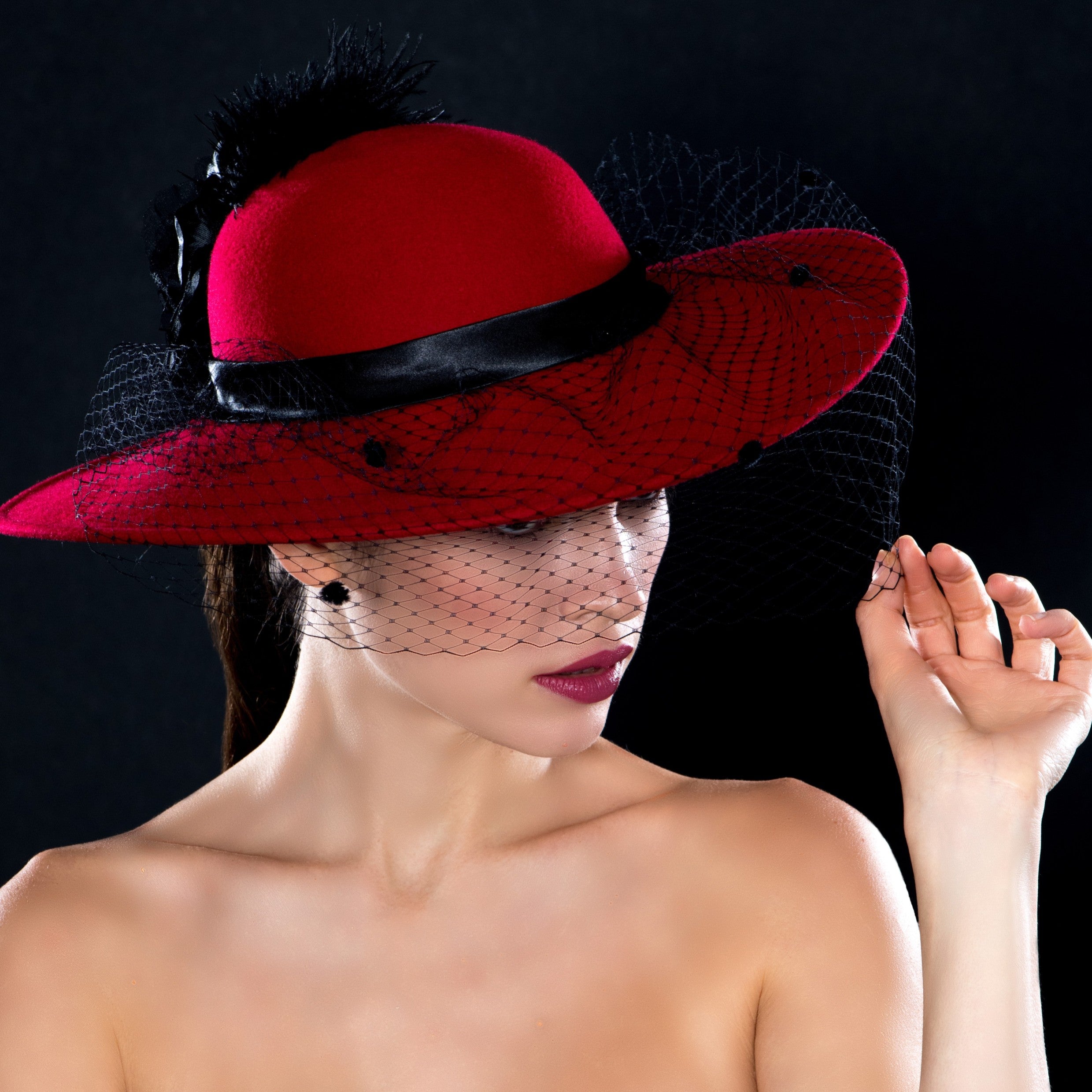 Elegant Women's Winter Felt Hat FW1143 - Warm & Stylish for Cold Weather, Outdoor Activities & Fashion Accessories