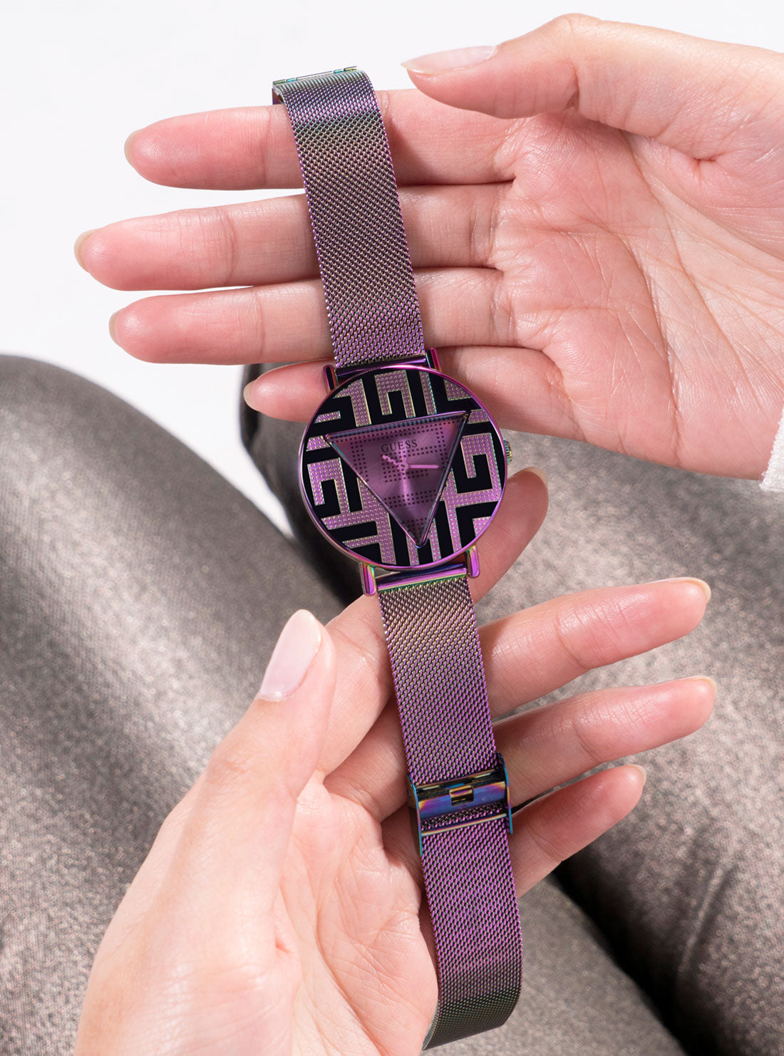 G Logo Iridescent Watch for Men & Women - Stylish Fashion Accessory for Everyday Wear, Parties & Special Occasions