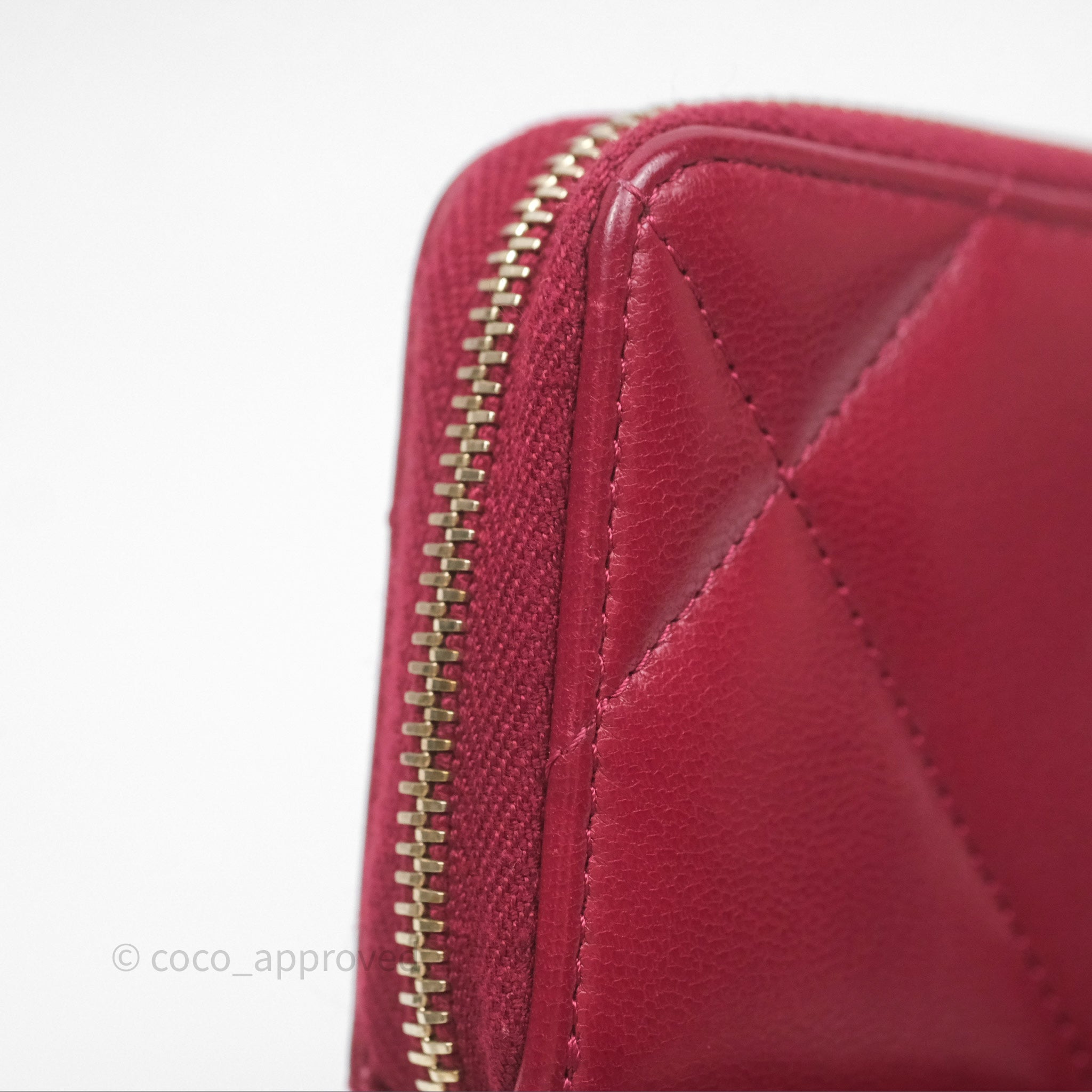 Chanel 19 Zip Card Holder in Pink Lambskin with Gold Hardware - Luxury Compact Wallet for Everyday Use & Travel Essentials