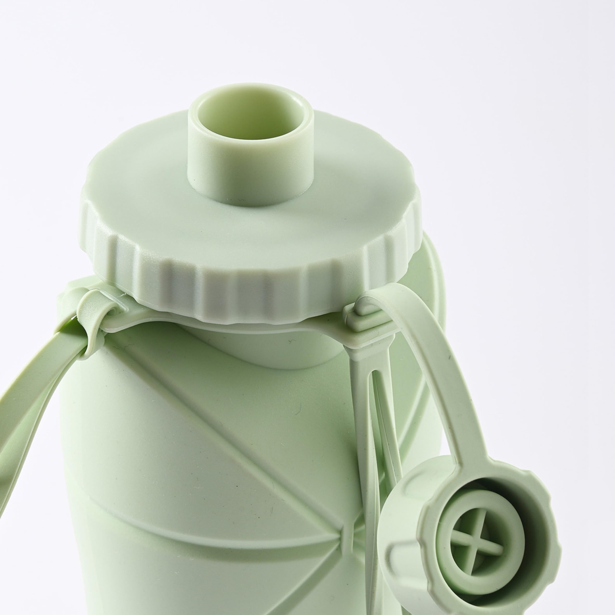 Collapsible Water Bottle - Portable & Lightweight Reusable Travel Water Bottle with Leak Proof Lid - Perfect for Hiking, Camping, Gym & Outdoor Activities (Green)