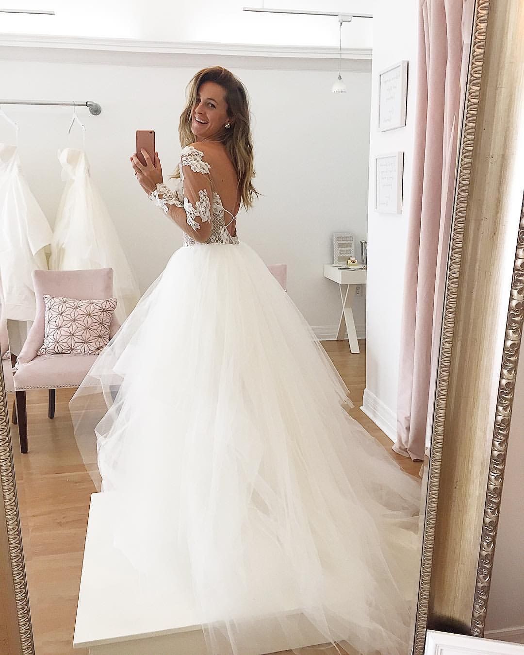 Hayley Paige Pippa 1652 Sample Wedding Gown - Elegant A-Line Bridal Dress for Prom, Formal Events & Special Occasions