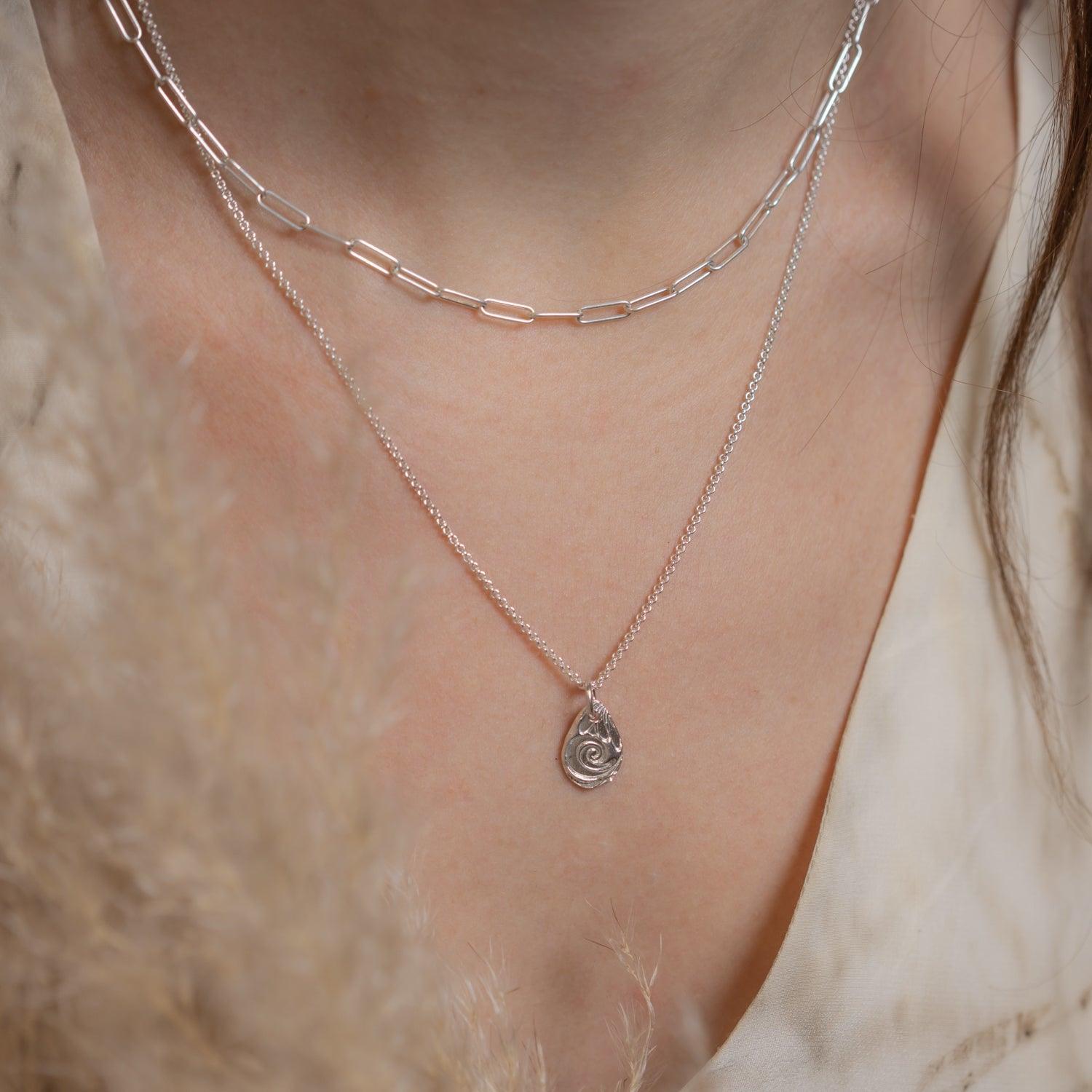 Elegant Teardrop Plume Pendant Necklace - Dainty Gold Jewelry for Women | Perfect for Date Night, Wedding & Special Occasions