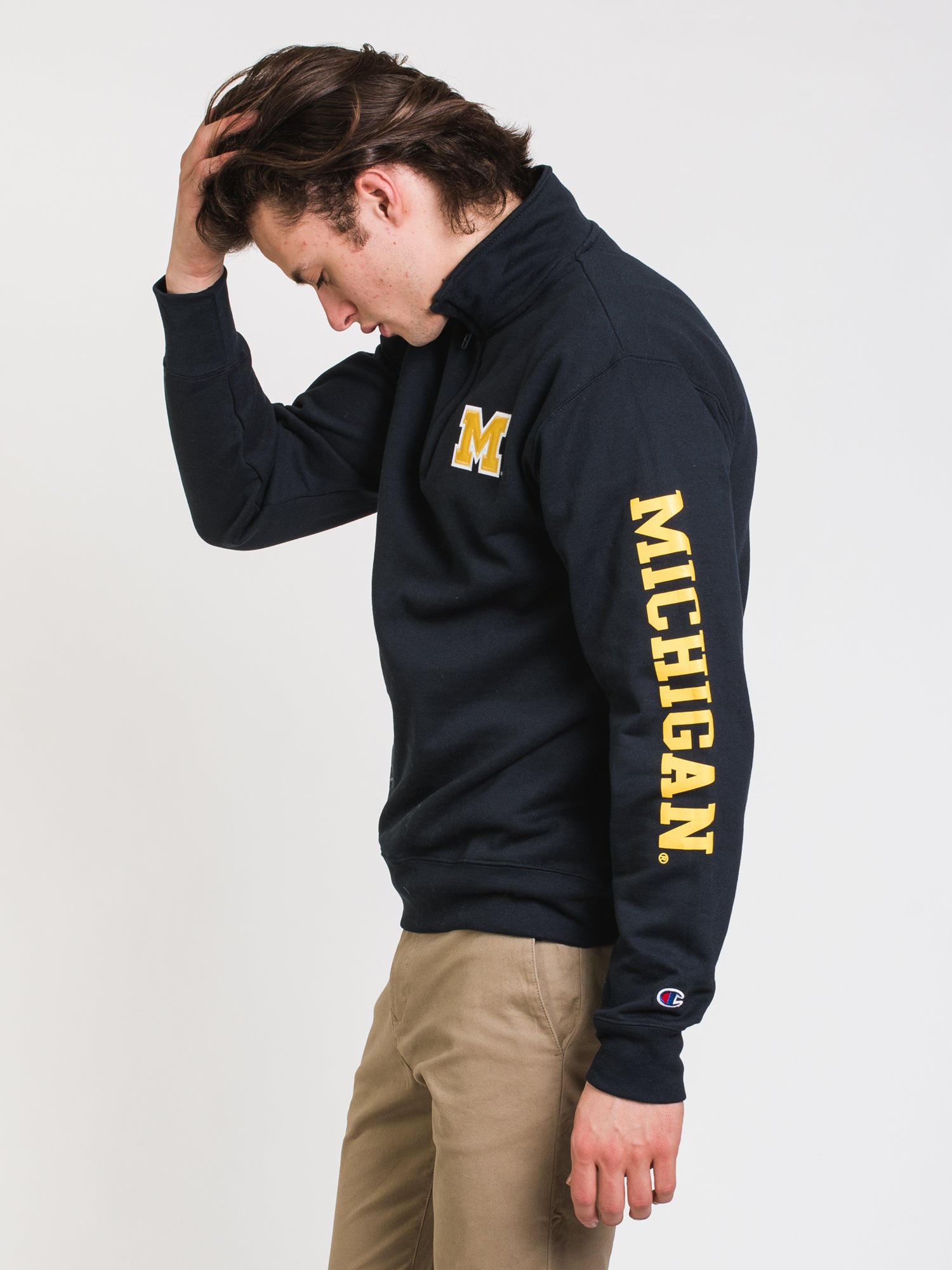 Champion 1/4 Zip Michigan University Sweater - Comfortable Pullover for Men & Women - Perfect for College Games, Campus Wear & Casual Outfits