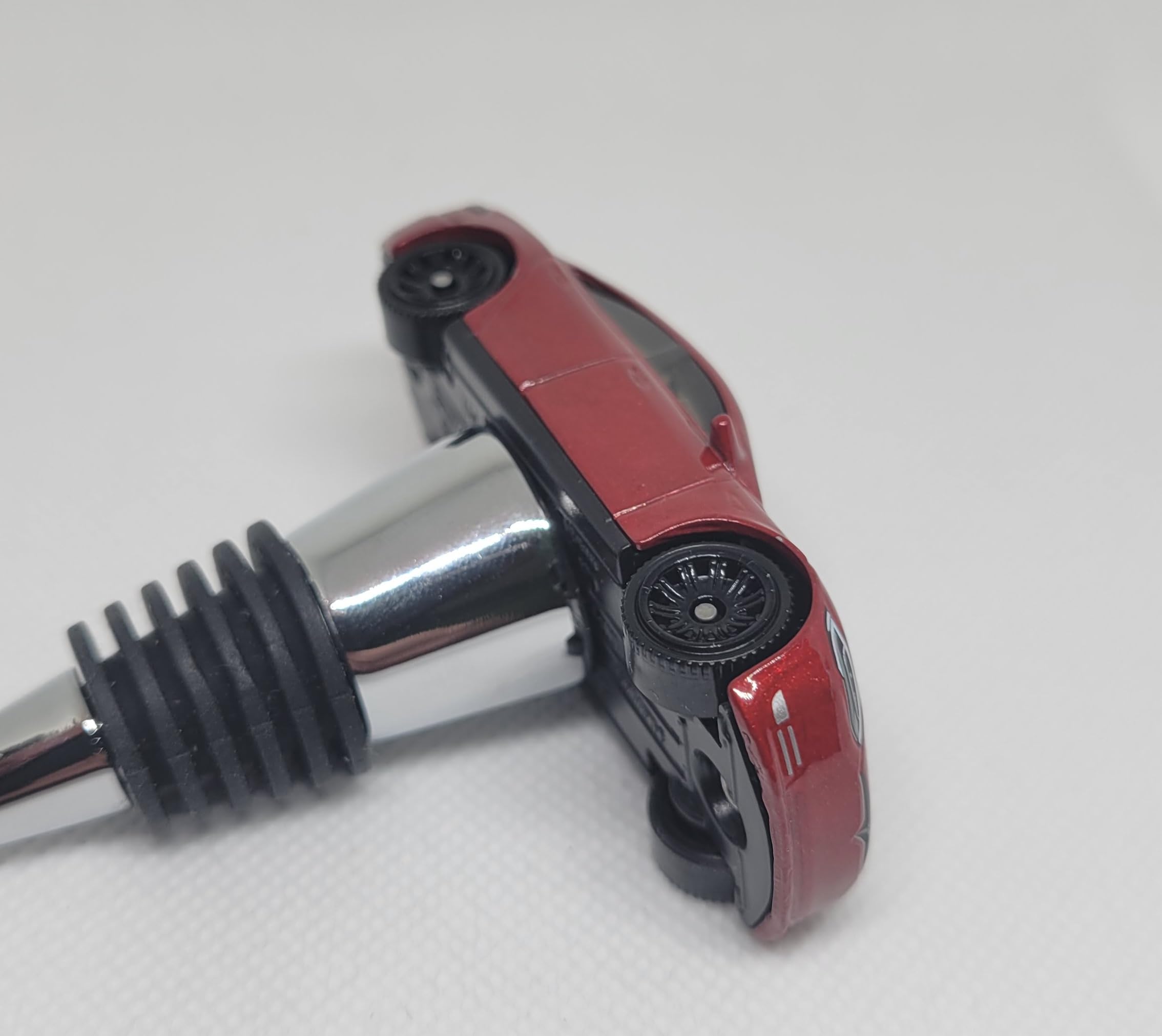 Premium Tesla Model Y Wine Bottle Stopper - Unique Gift for Tesla Model S Owners - Bar & Wine Accessories for Parties, Road Trips & Home Entertaining