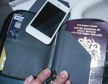 Bellroy Elements Travel Wallet - RFID Blocking Slim Leather Wallet for Men & Women | Perfect for Air Travel, Business Trips & Everyday Use