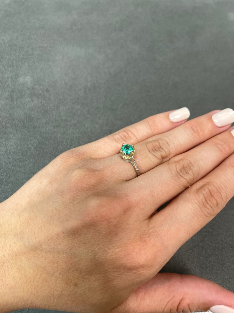 1.15tcw 14K Gold Colombian Emerald Round Cut Diamond Accent Engagement Ring for Women - Perfect for Proposals, Weddings & Anniversary Gifts