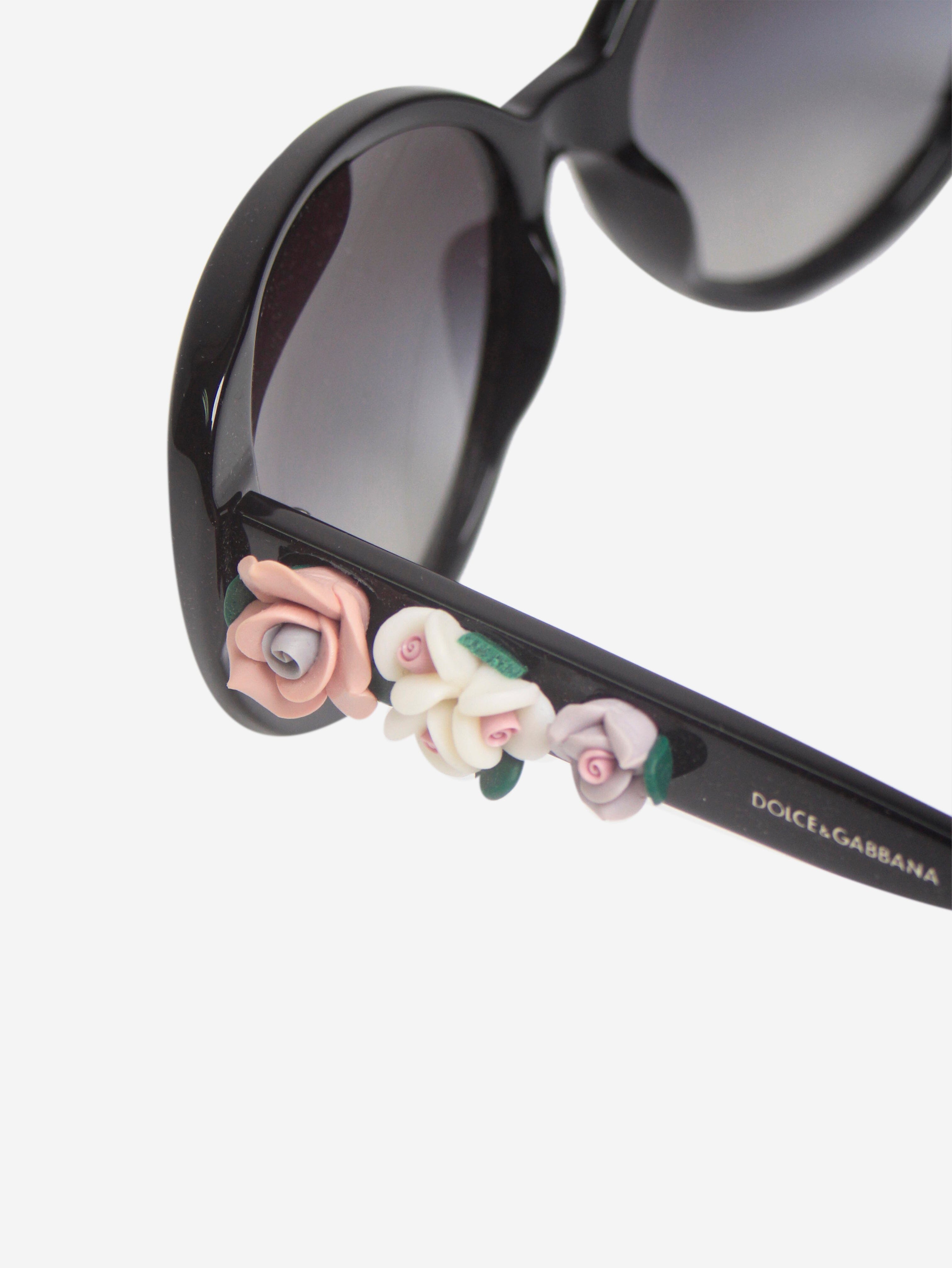 Stylish Black Oversized Sunglasses for Women & Men - UV Protection, Trendy Fashion Accessory - Perfect for Beach, Driving, and Outdoor Activities