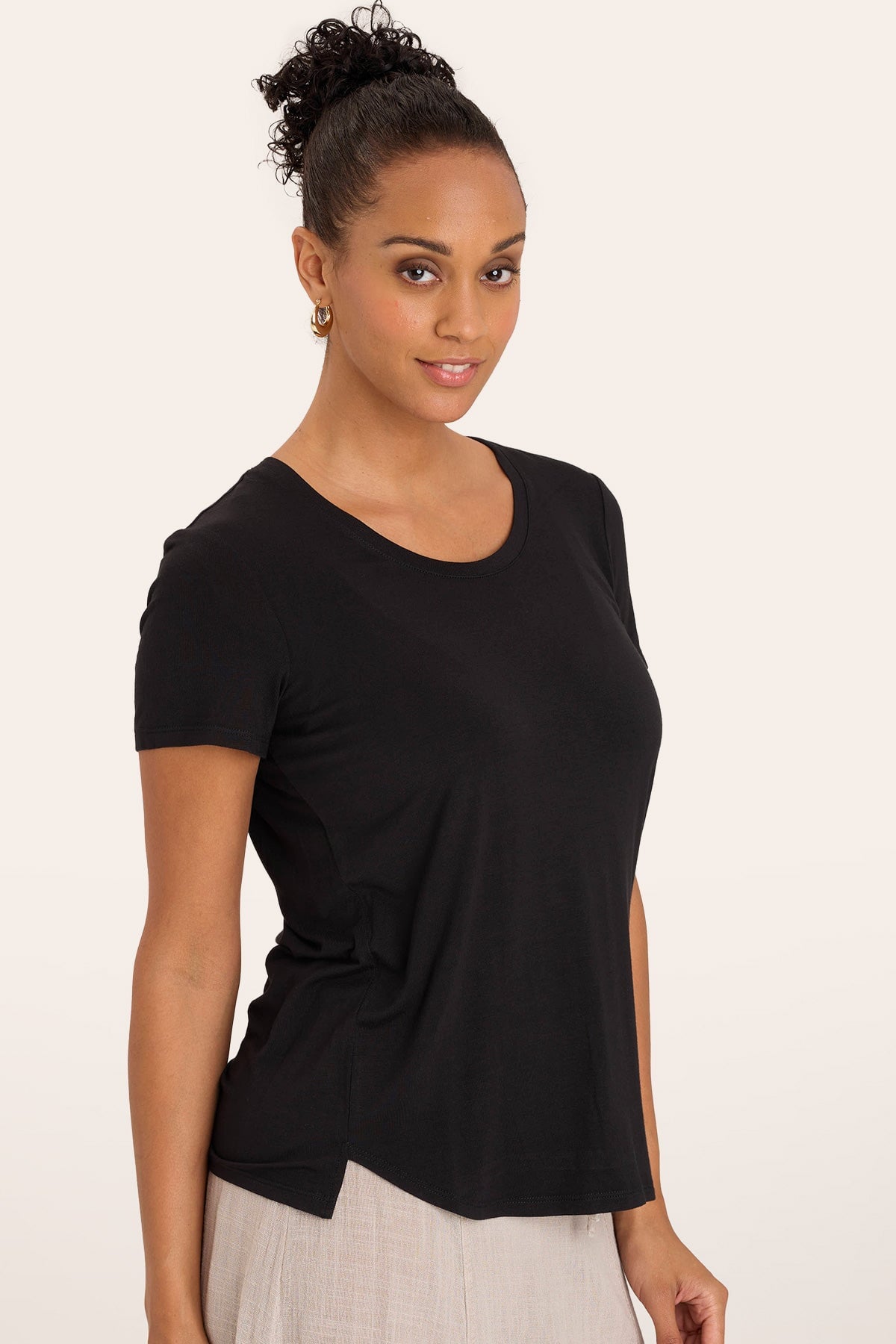 Premium Authority Tee - Soft Black Cotton T-Shirt for Men & Women | Comfortable Casual Wear for Everyday, Gym & Street Style