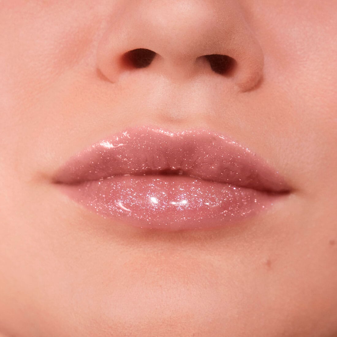 Revlon Super Lustrous Glimmer Gloss - Lavender Lust Shimmer Lip Gloss (3.8ml) for Everyday Wear & Special Occasions