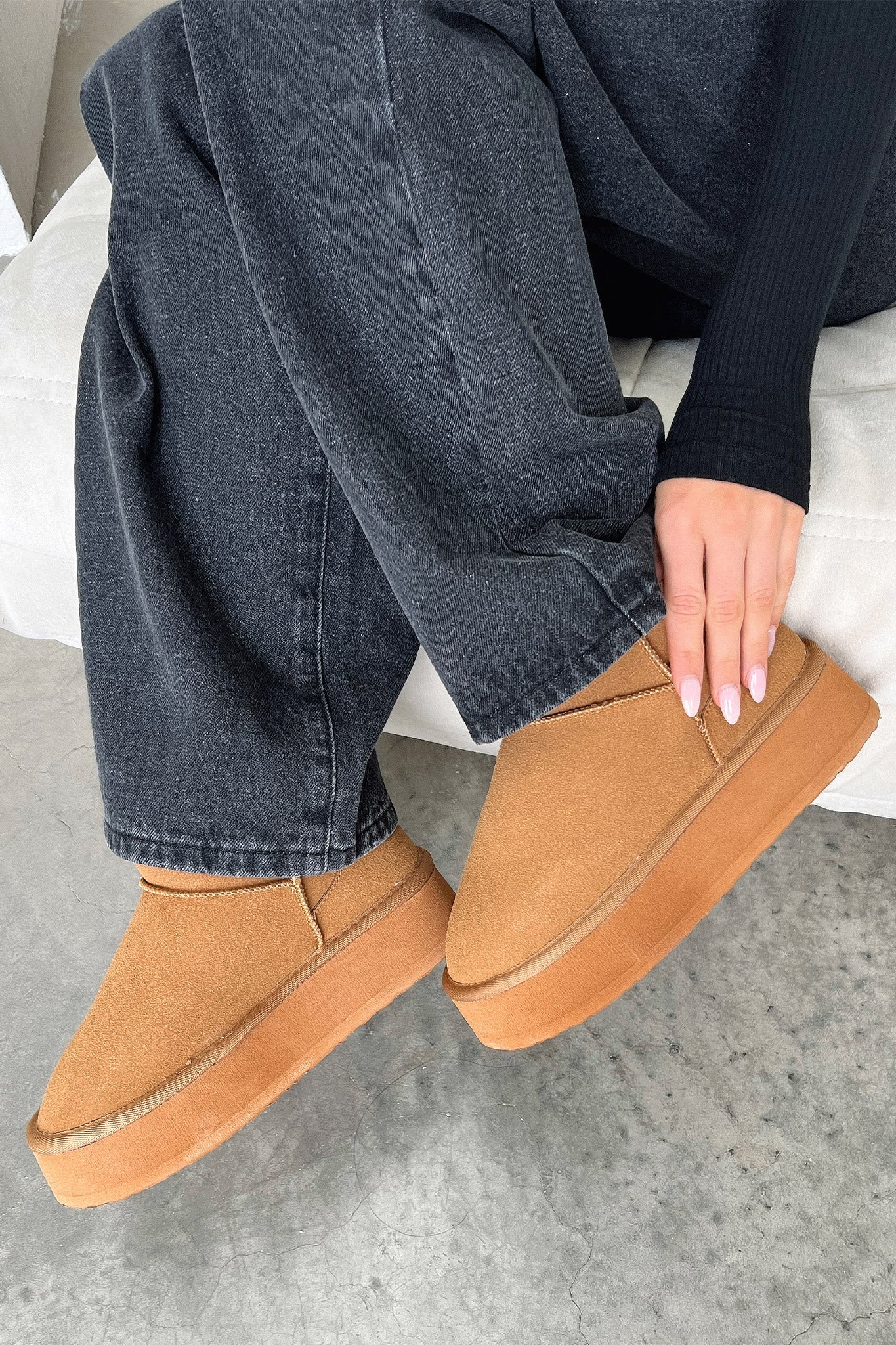 Eesha Women's Platform Boots in Chestnut Brown - Stylish & Comfortable Ankle Boots for Fall & Winter Fashion, Outdoor Walking, and Casual Outfits