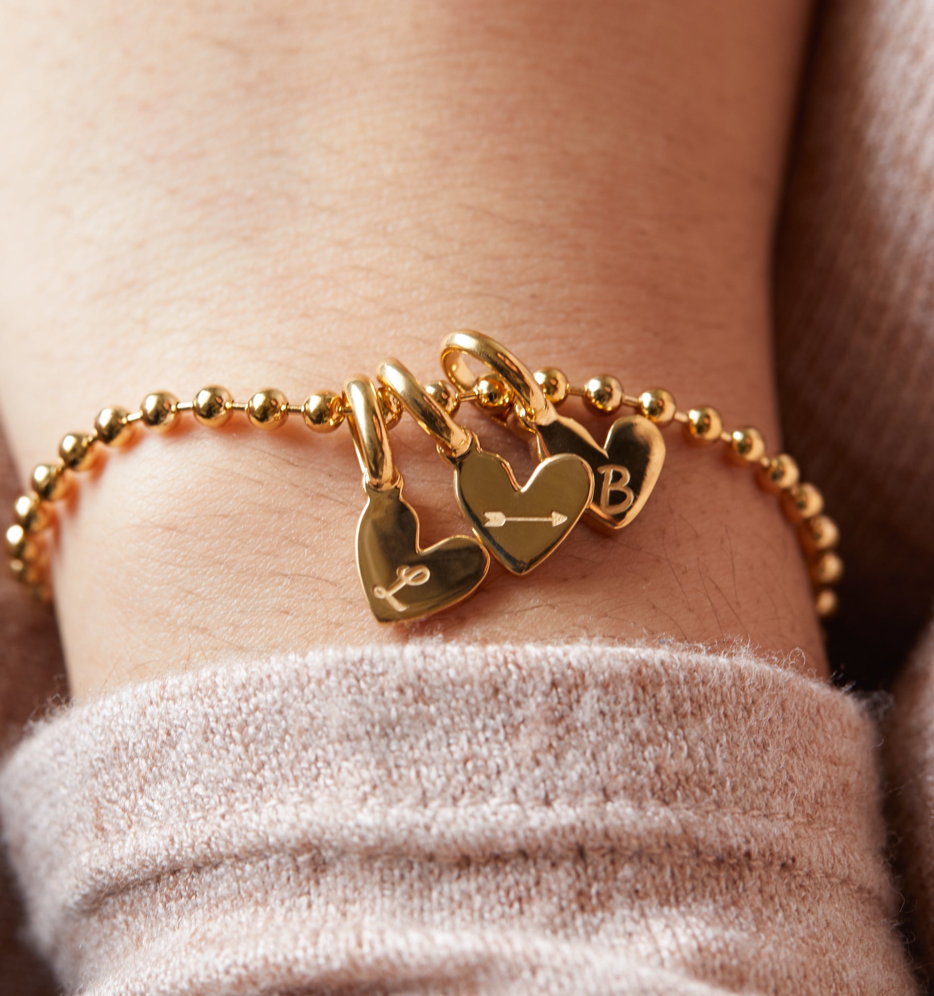 Personalized Heart Initials Bracelet for Women - Custom Engraved Name Jewelry Gift for Her - Perfect for Valentine's Day, Anniversary & Birthday Gifts
