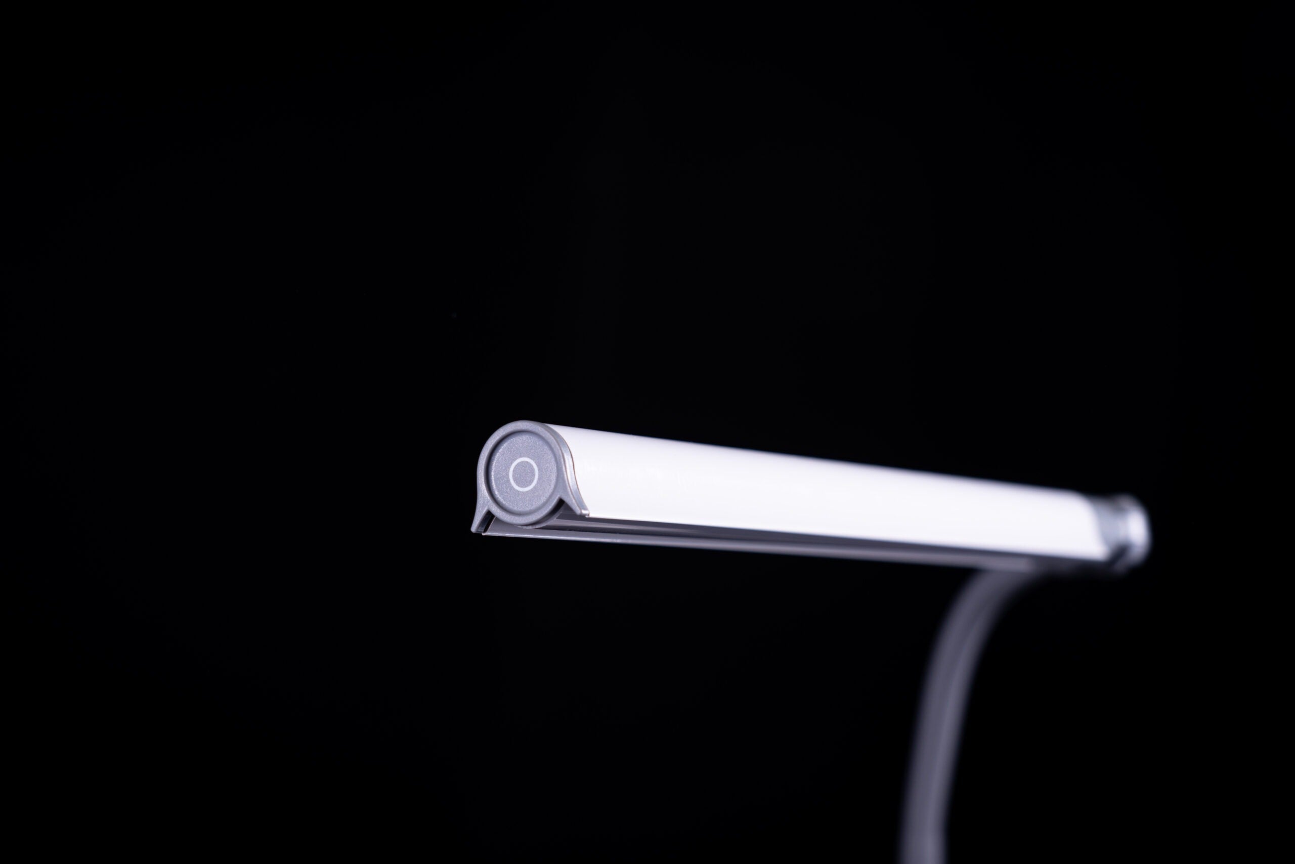 Daylight UnoPro LED Table Lamp - Adjustable Brightness & Color Temperature for Home Office, Reading, and Study - Energy Efficient Task Lighting with USB Charging Port