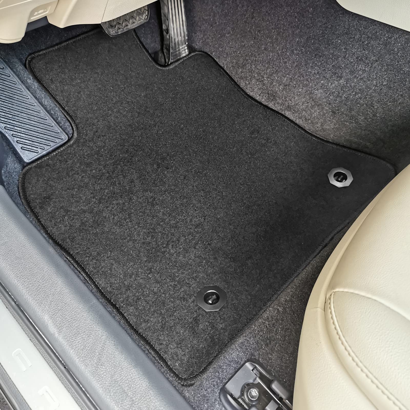 **FREEMOTOR802® Nylon Car Floor Mats for 2018-2024 Toyota Camry - Non-Slip, Custom Fit, Gray (4-Piece Set) - Perfect for All-Weather Protection & Easy Cleaning**    *(Use Case: Ideal for daily commuting, road trips, and protecting your car's interior from dirt, spills, and wear.)*