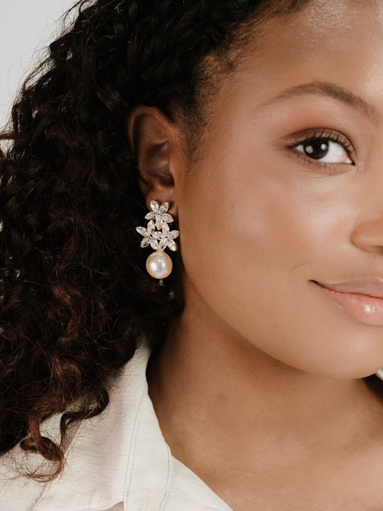 Best Crystal & Pearl Earrings for Women - Elegant Dangle Drop Earrings for Wedding, Party & Special Occasions