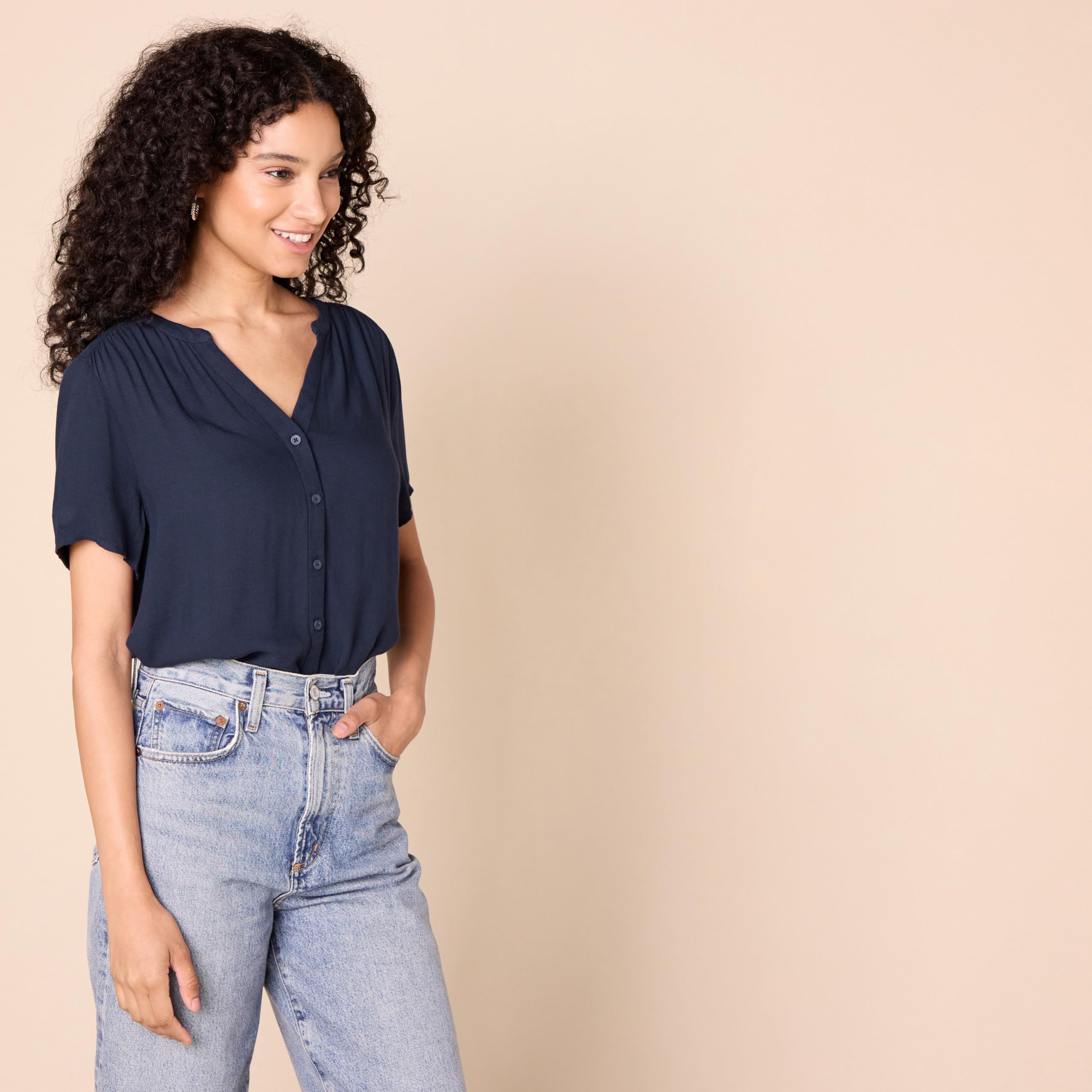 Amazon Essentials Women's Short Sleeve Comfort Fit Blouse - Casual Office Wear & Everyday Outfits