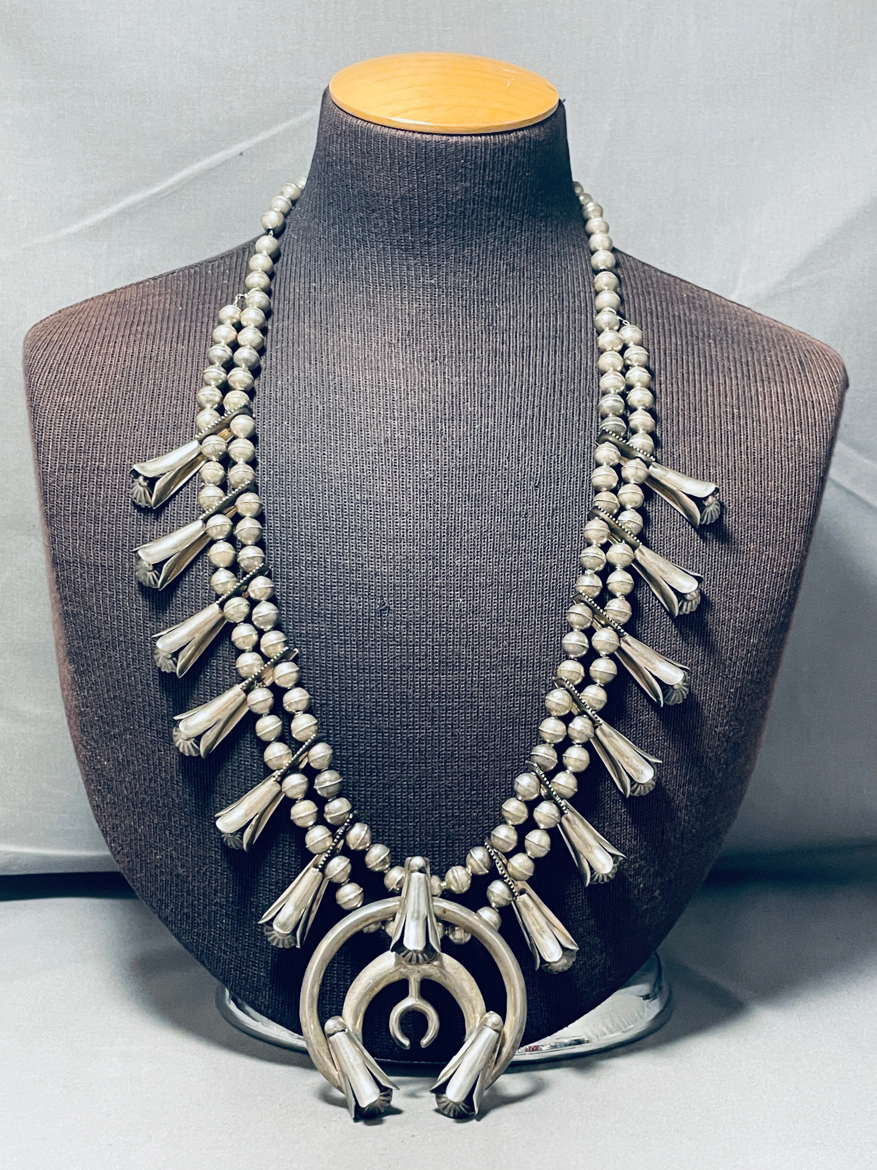 187 Grams Fab!! Vintage Native American Navajo All Sterling Silver Squash Blossom Necklace