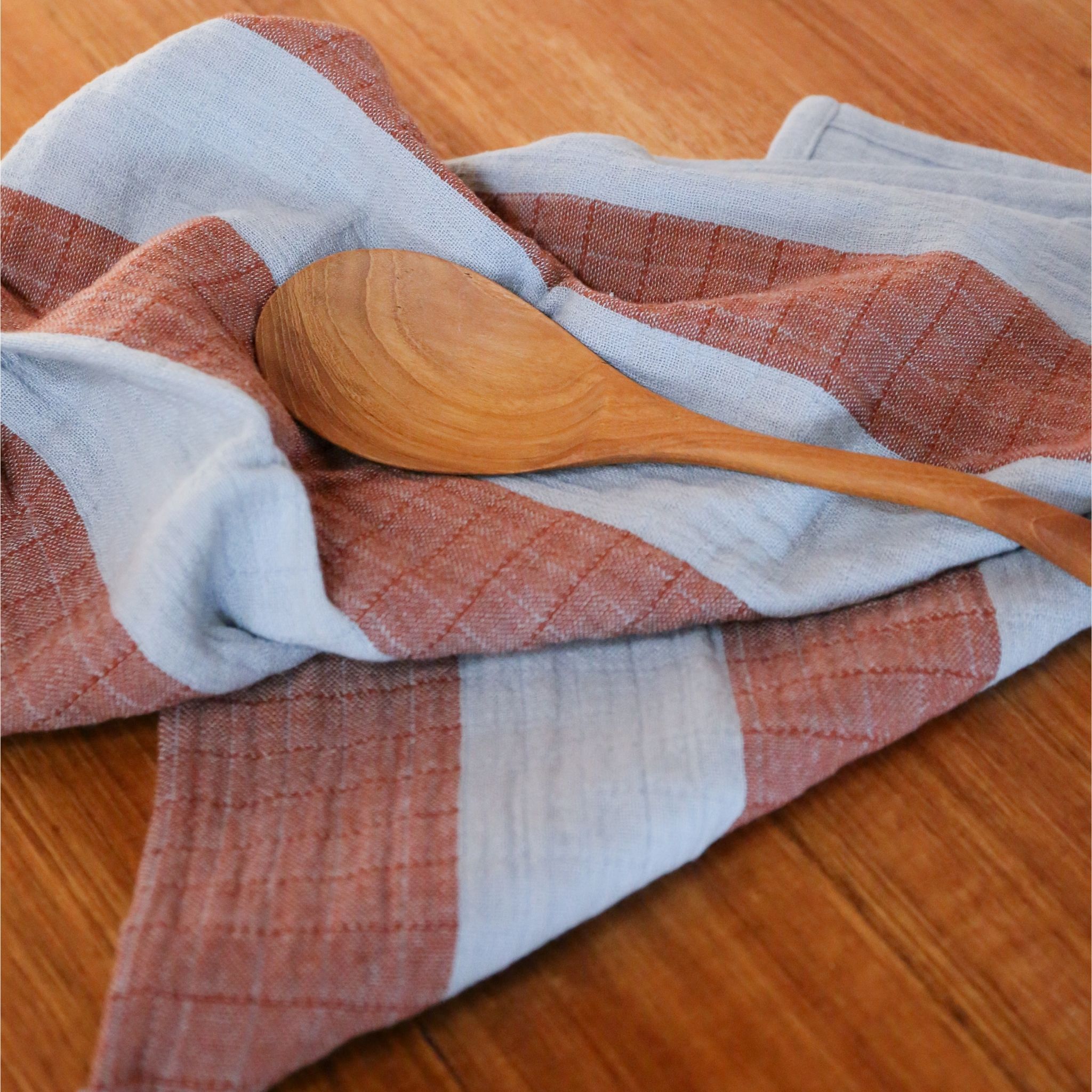 DESIGNSTUFF Striped Muslin Tea Towel - Absorbent & Durable Kitchen Towel for Drying Dishes & Hands, Mist/Cappuccino - Perfect for Kitchen, Dining & Hosting Gifts