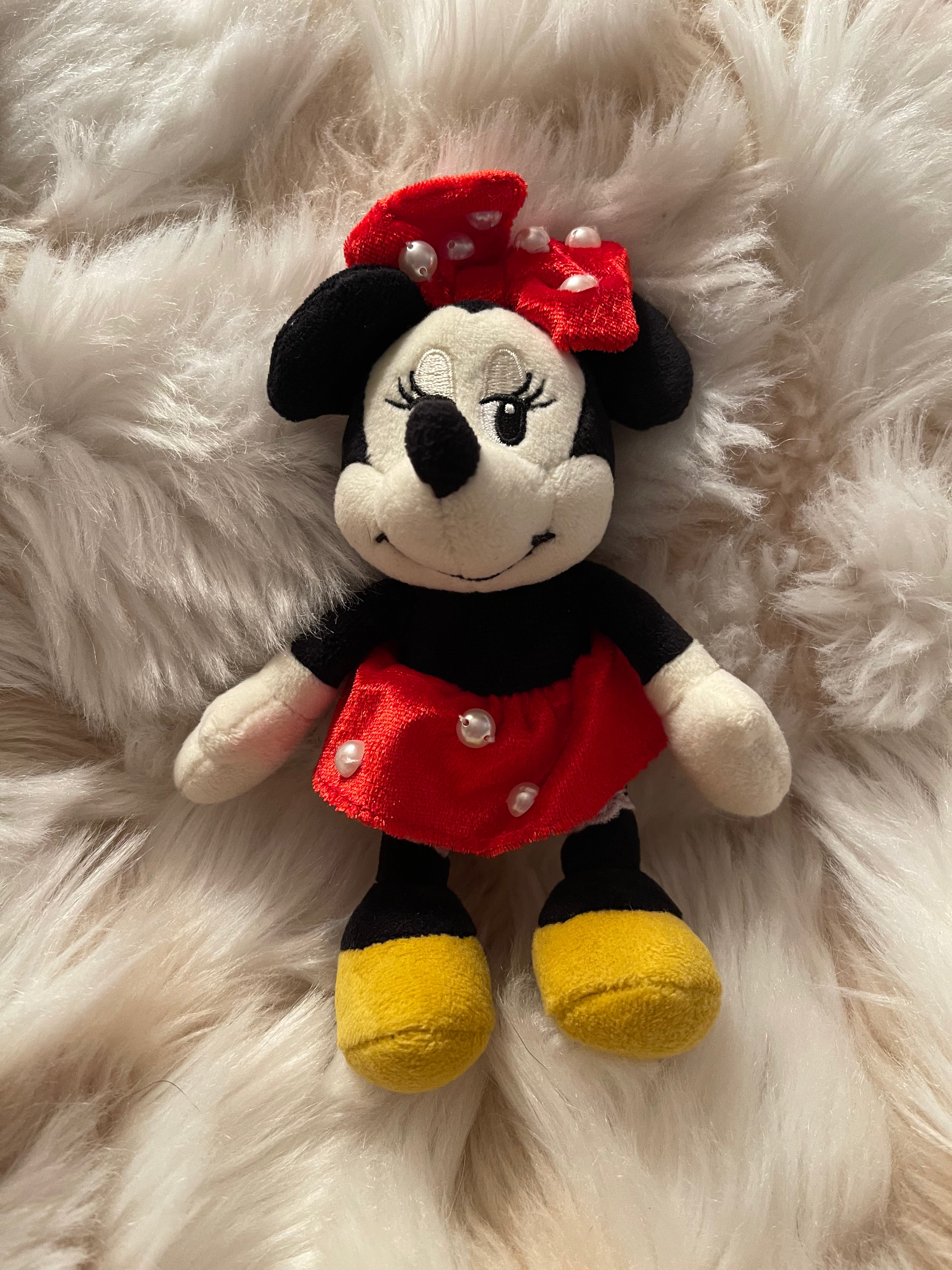 Disney Minnie Mouse Pearl Keychain Plush Toy - Cute & Soft Collectible for Bags, Backpacks, and Gifts