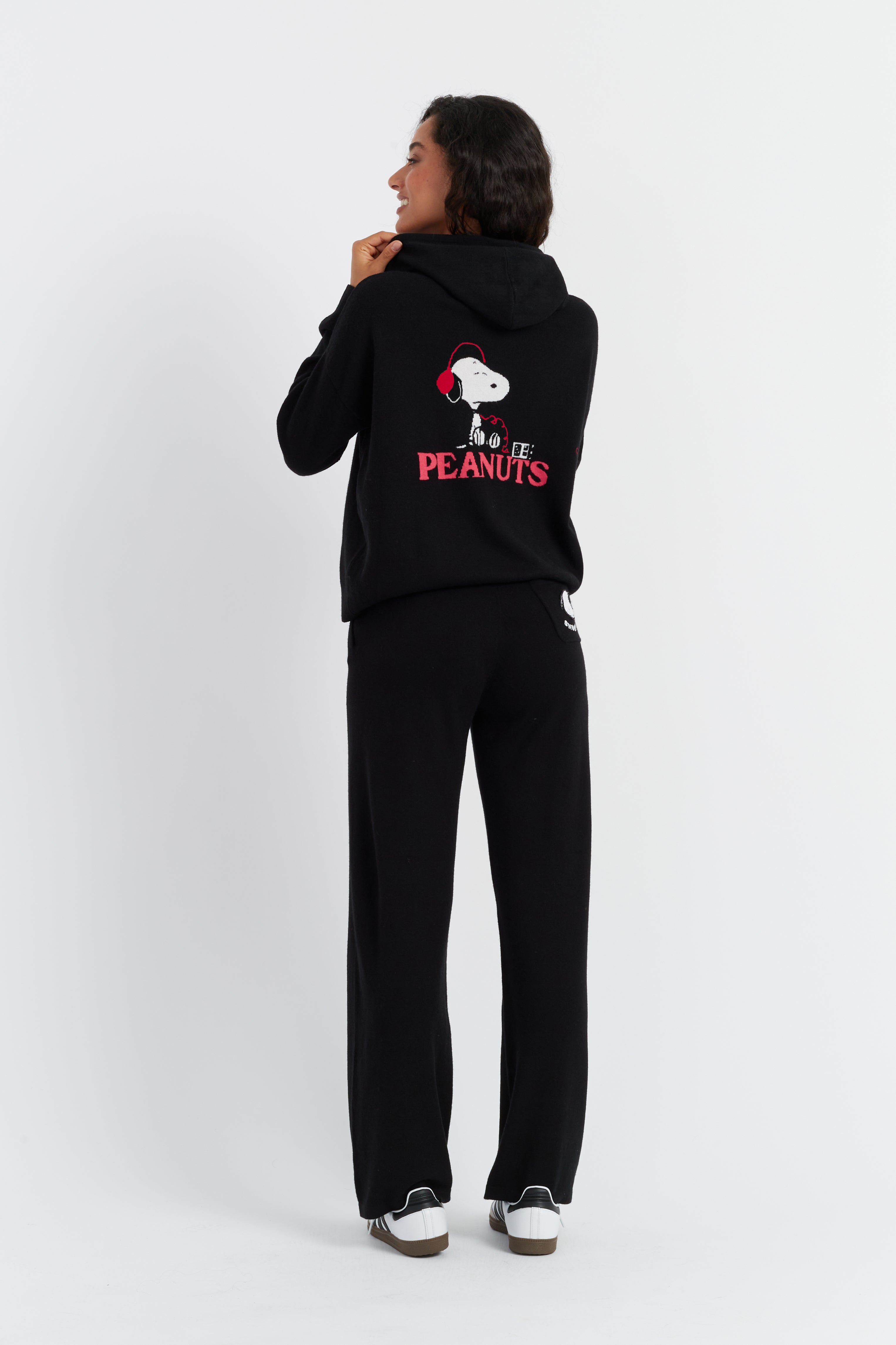 Black Wool Cashmere Snoopy Music Hoodie - Warm Winter Pullover with Bluetooth Speaker for Men & Women - Perfect for Outdoor Activities, Travel & Gifts