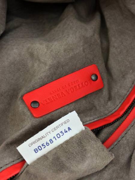 Bottega Veneta Intrecciato Leather Crossbody Messenger Bag - Stylish Shoulder Bag for Women, Perfect for Work, Travel & Everyday Use